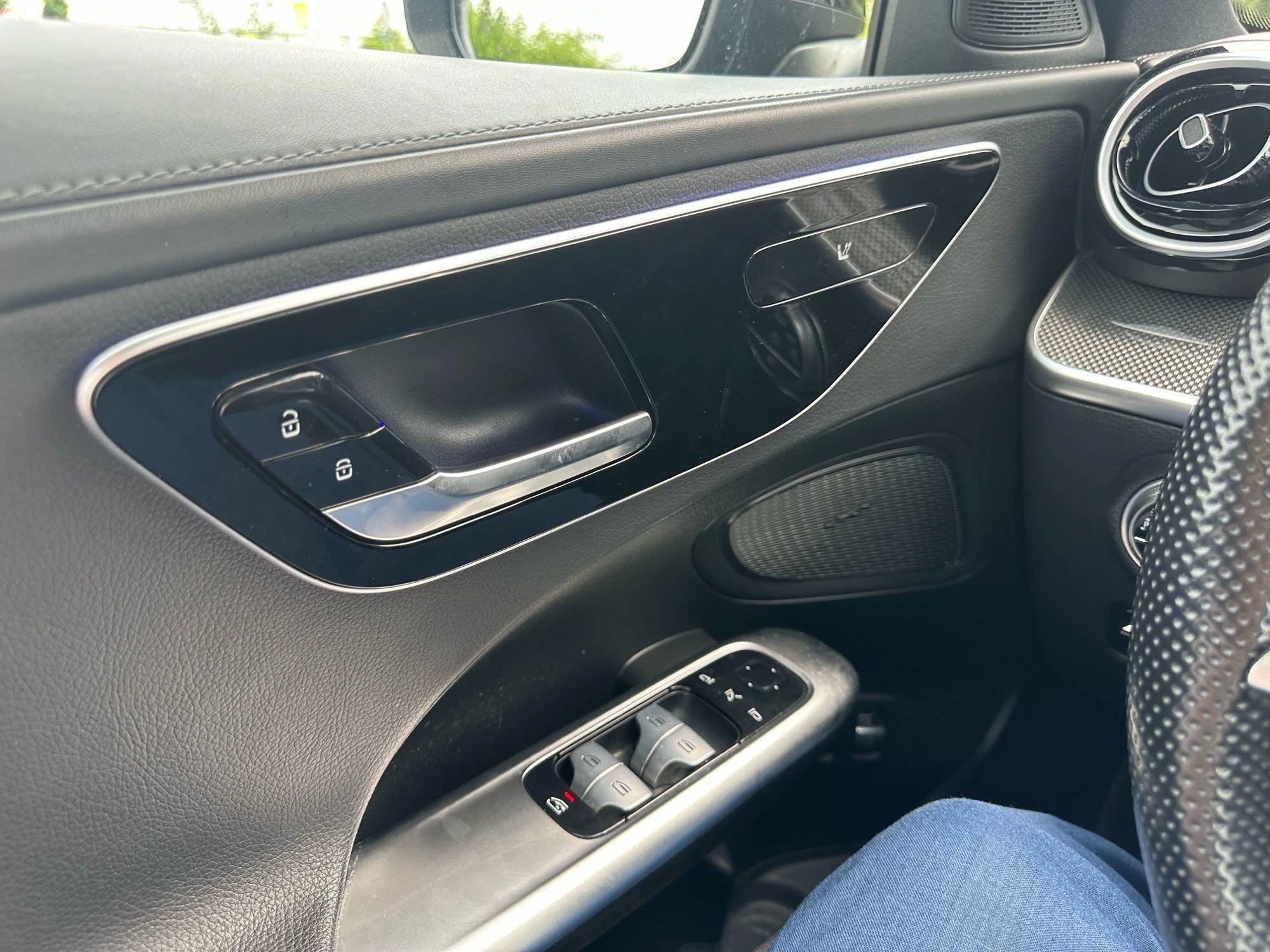 Mercedes-Benz-C-Klasse-image-16