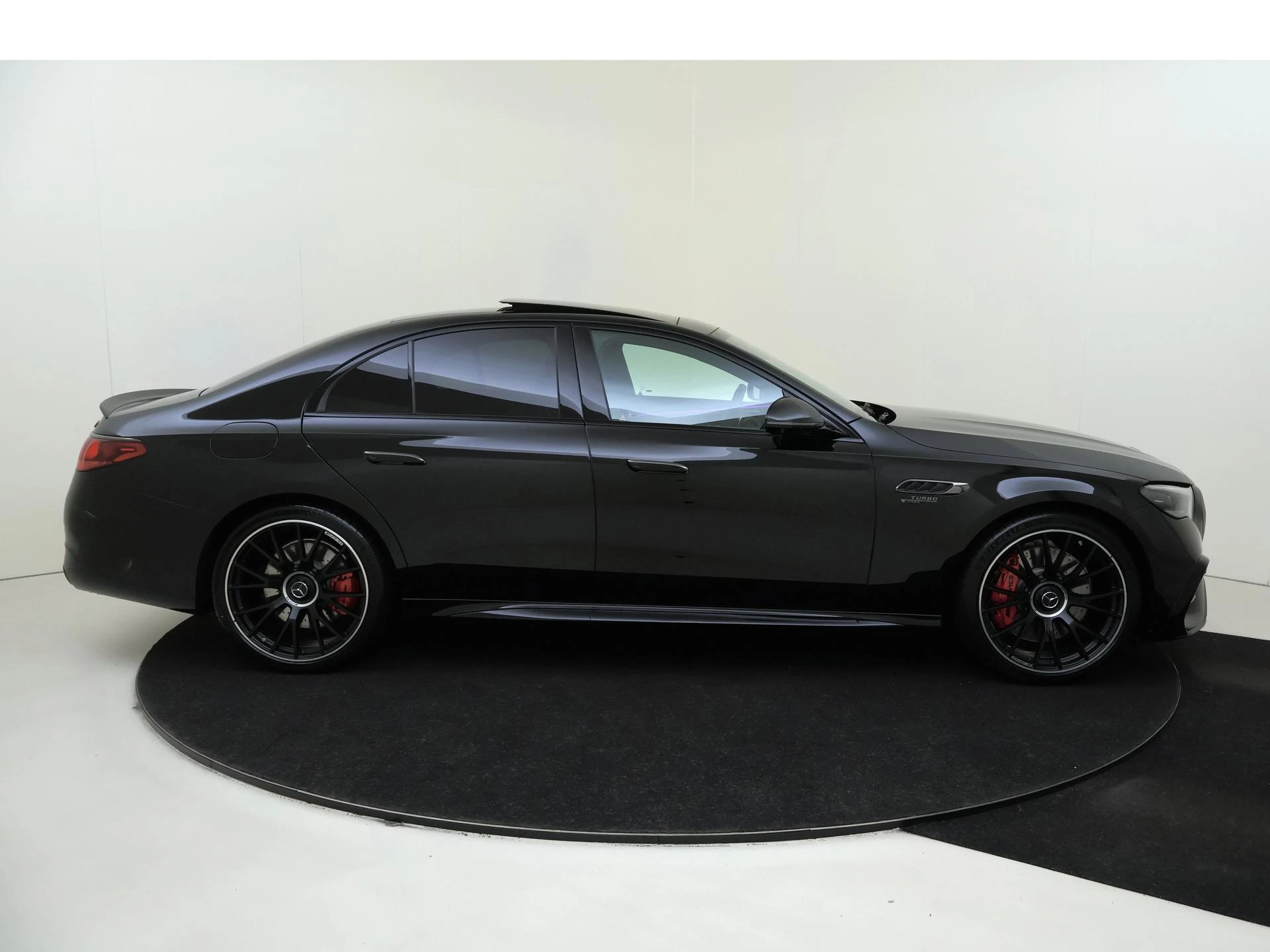 Mercedes-Benz-E-Klasse-image-8