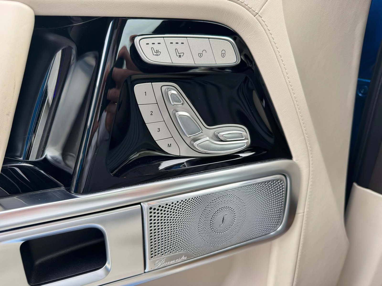 Mercedes-Benz-G-Klasse-image-21