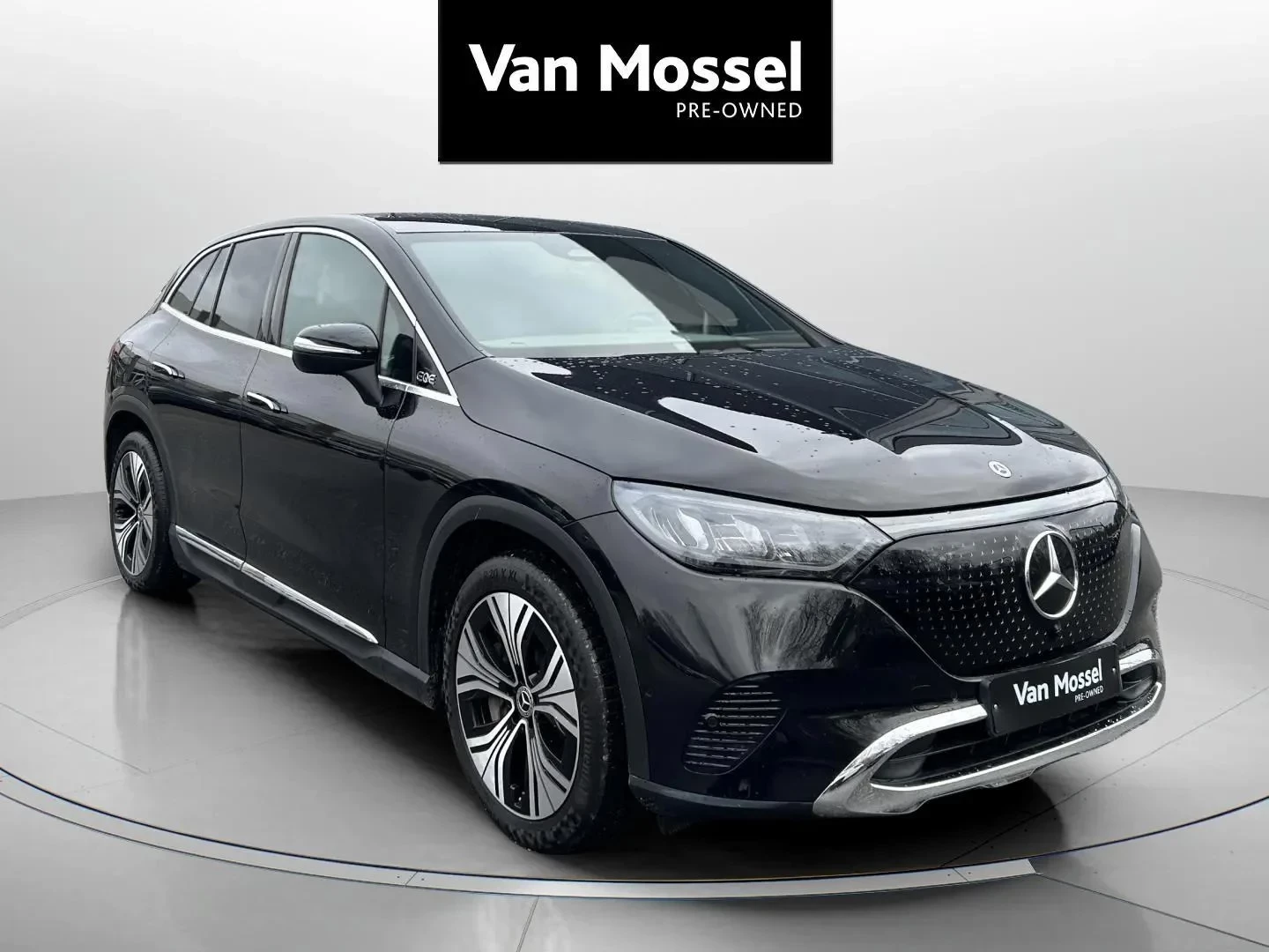Mercedes-Benz-EQE-image-2