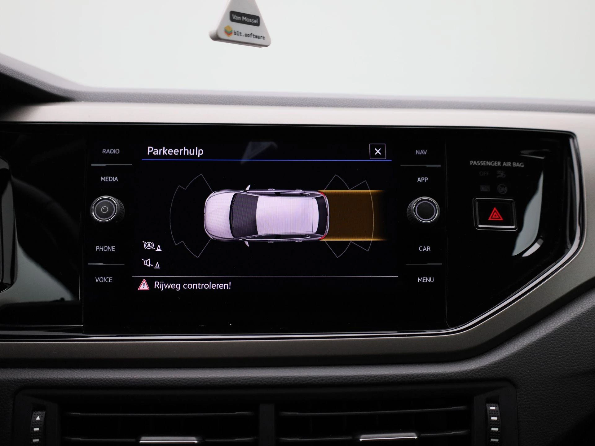 Volkswagen-Polo-image-27