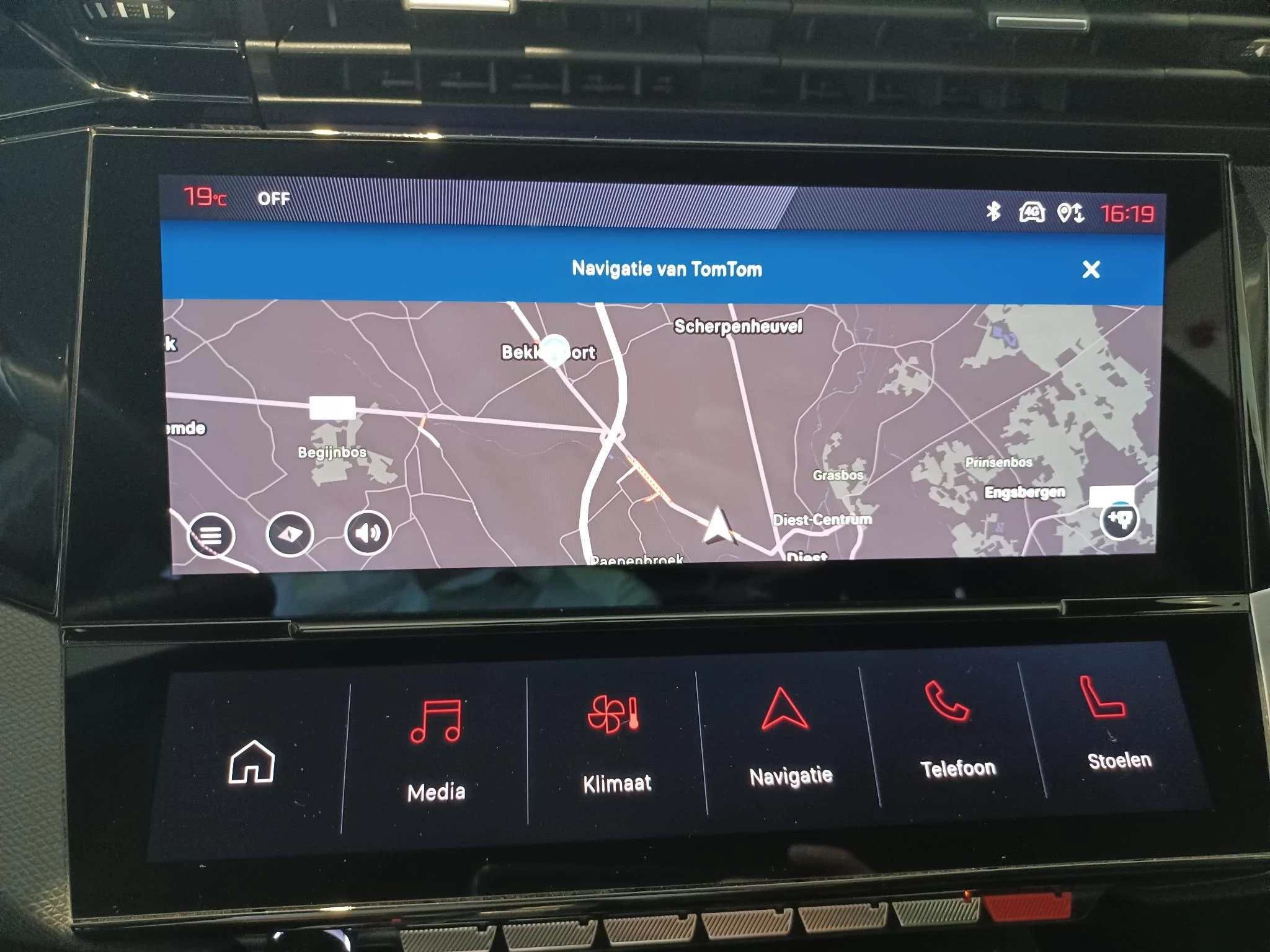 Peugeot-408-image-21