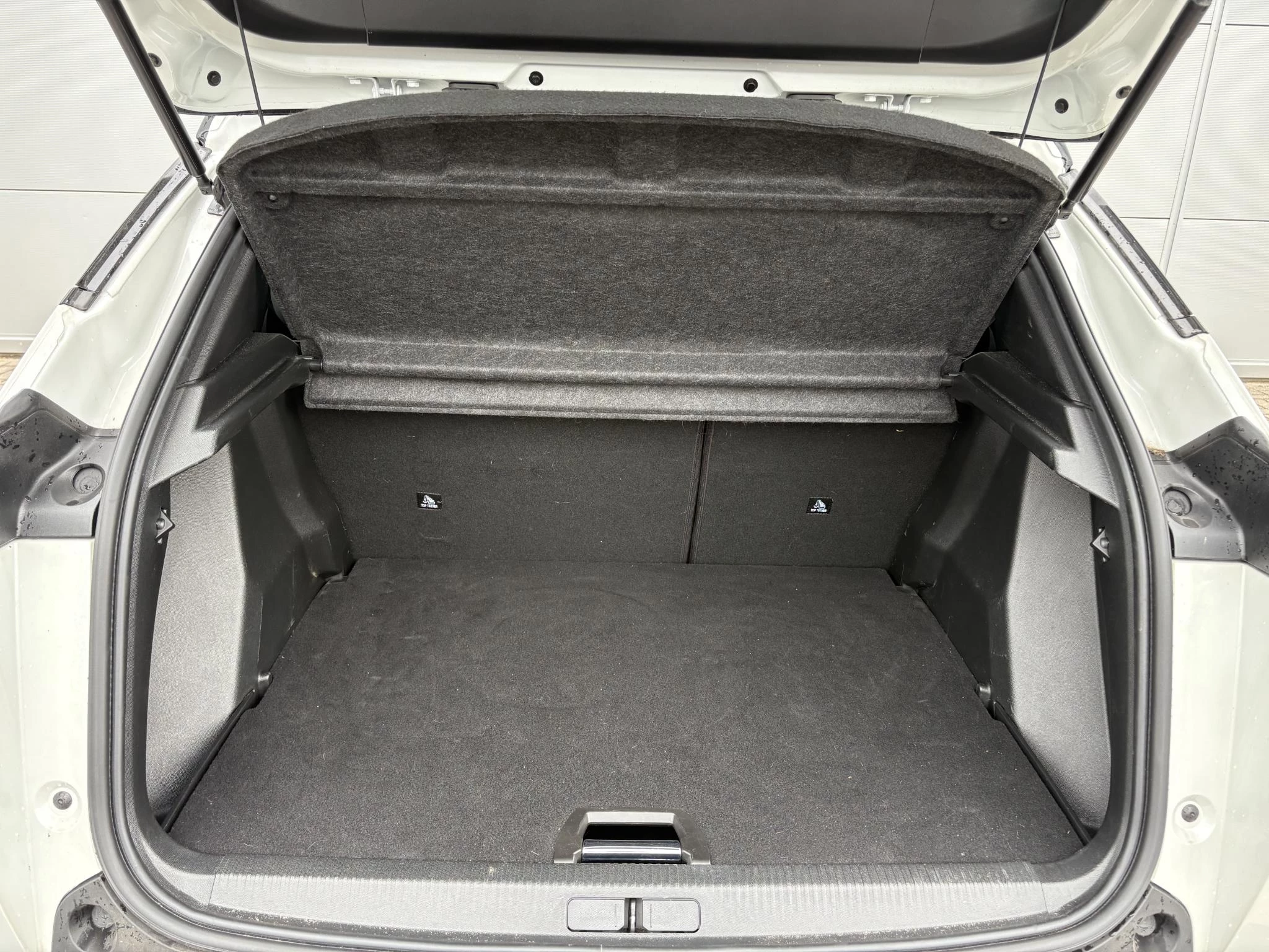 Peugeot e-2008 EV Allure Pack 50 kWh