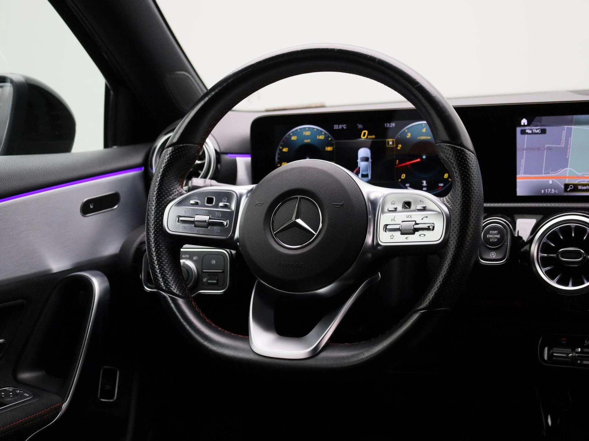 Mercedes-Benz-A-Klasse-image-10