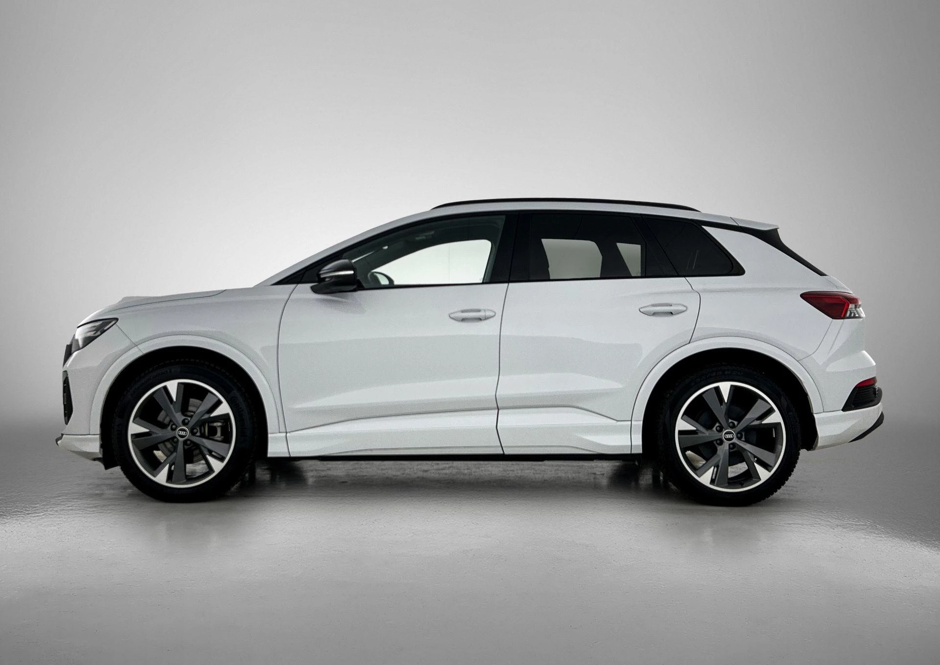 Audi-Q4 e-tron-image-2