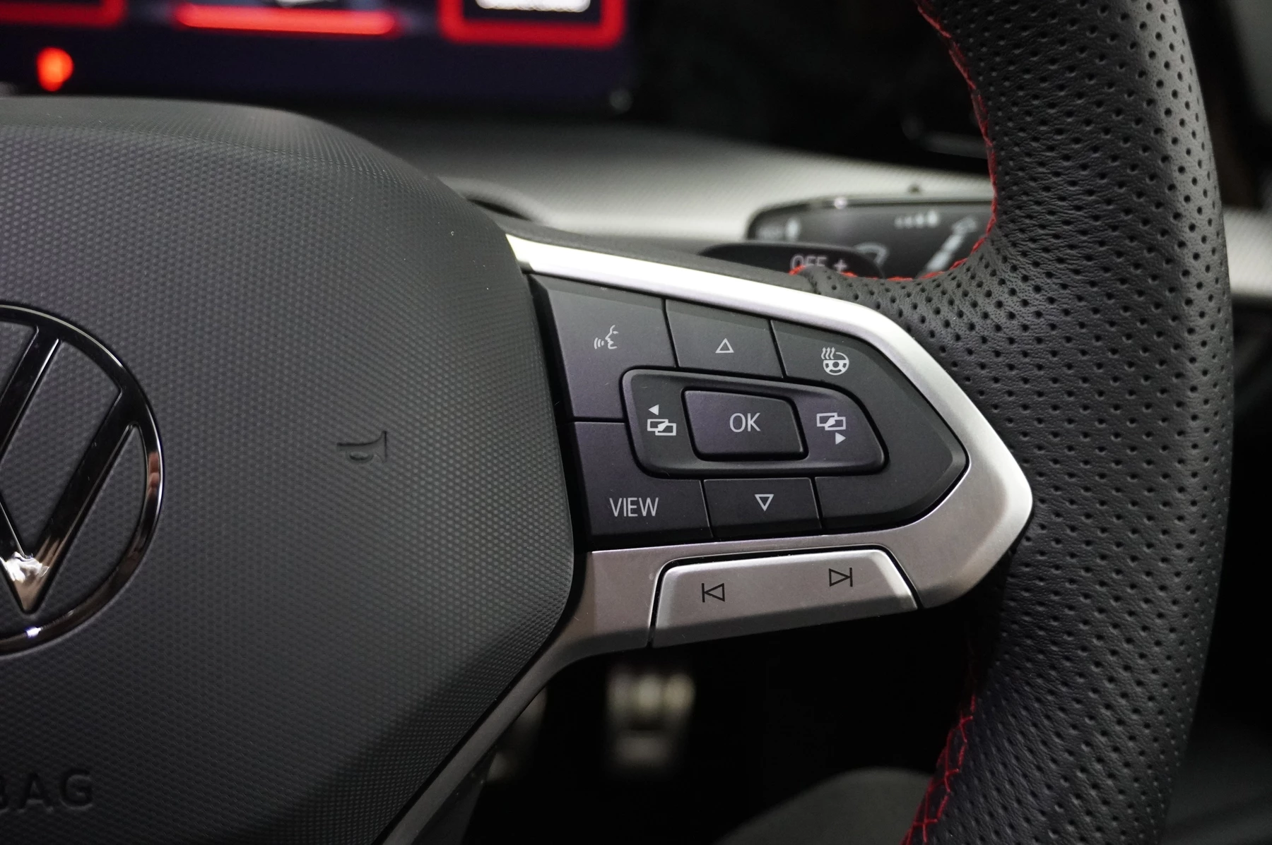 Volkswagen-Golf-image-15