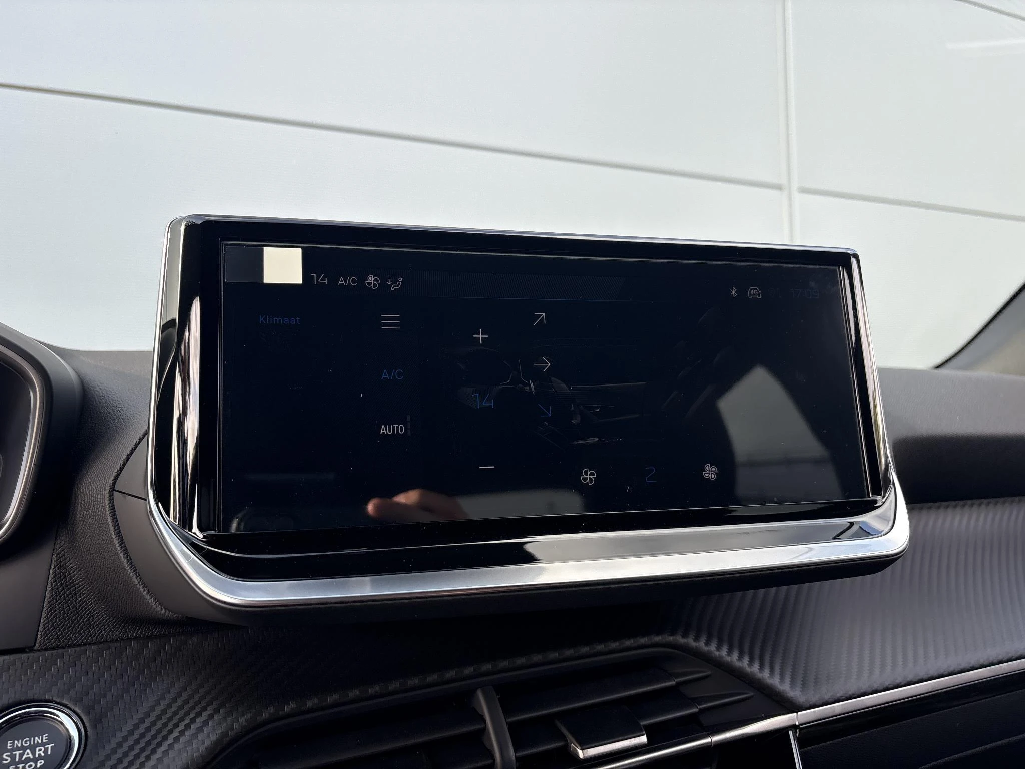Peugeot-2008-image-19