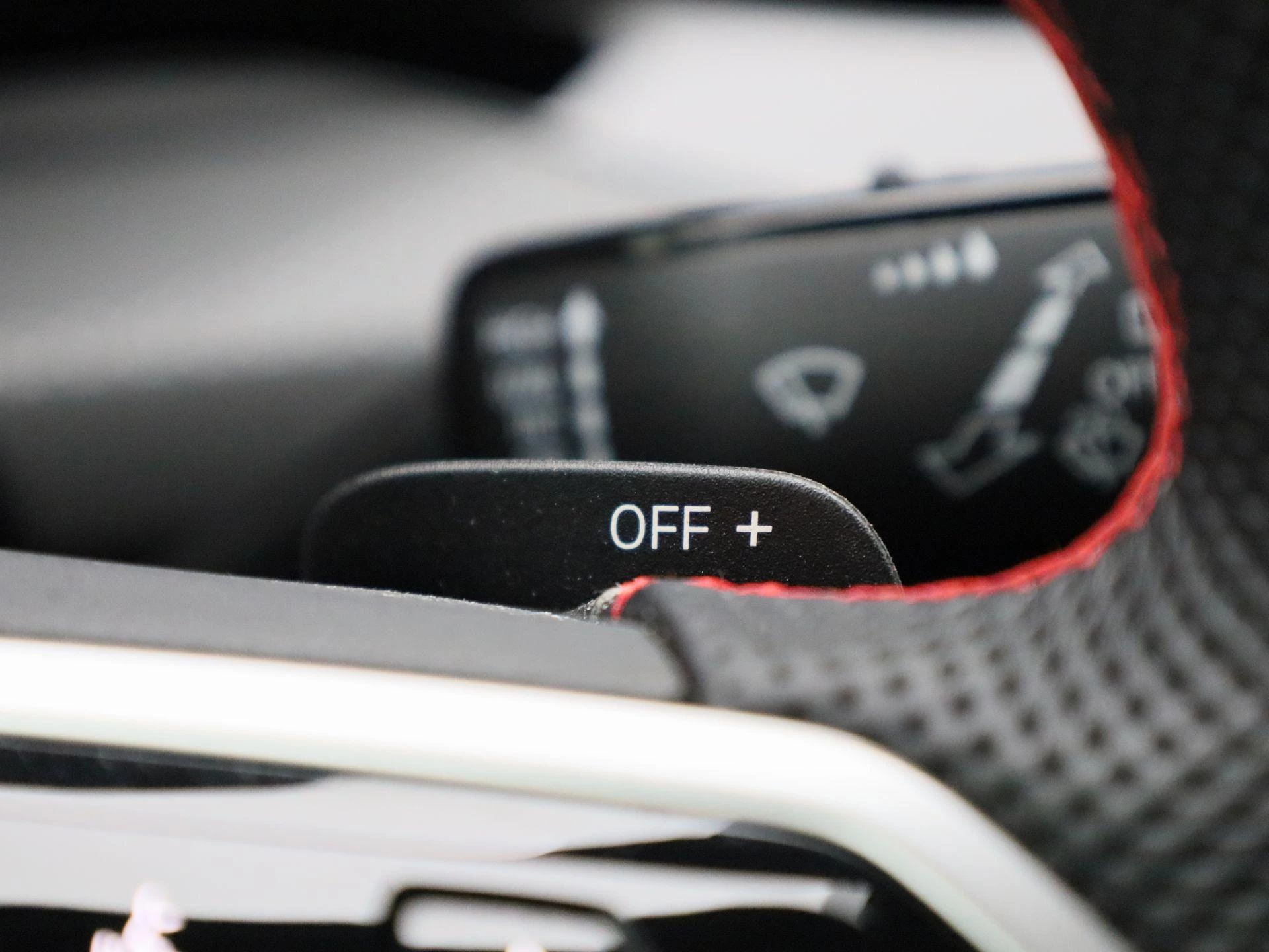 Volkswagen-Golf-image-31