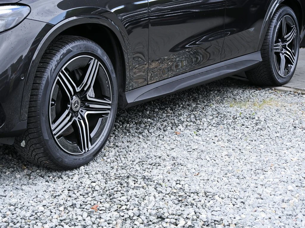 Mercedes-Benz-GLC 220 d-image-6