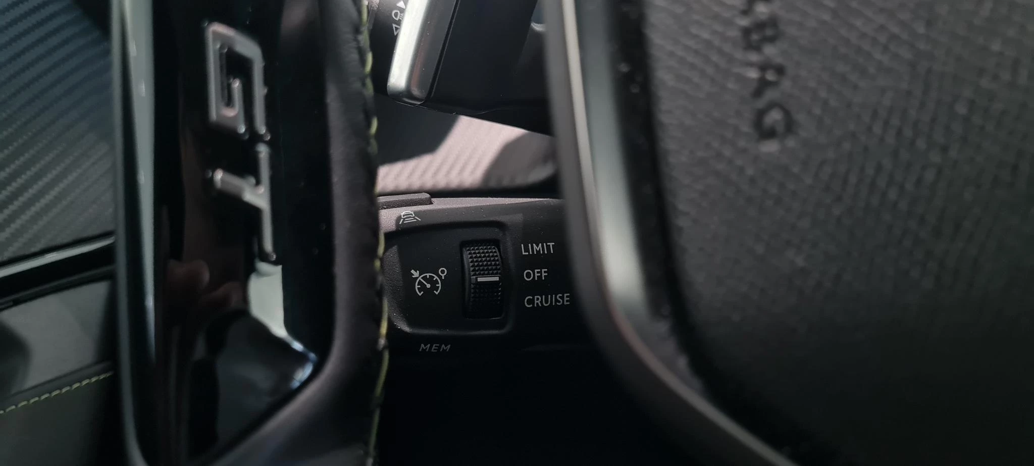Peugeot 2008 1.2 Hybrid 145 GT