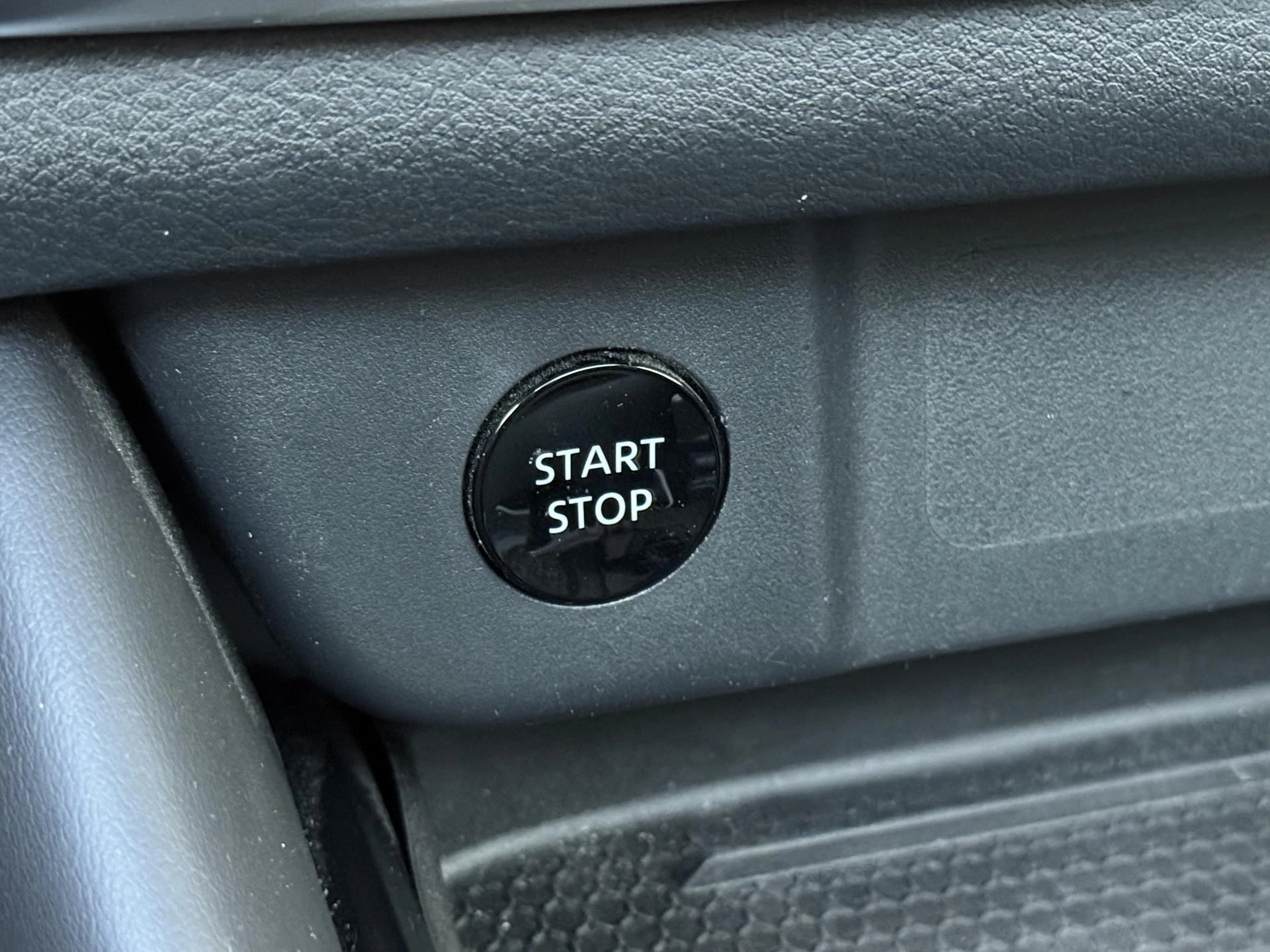 Nissan-QASHQAI-image-22