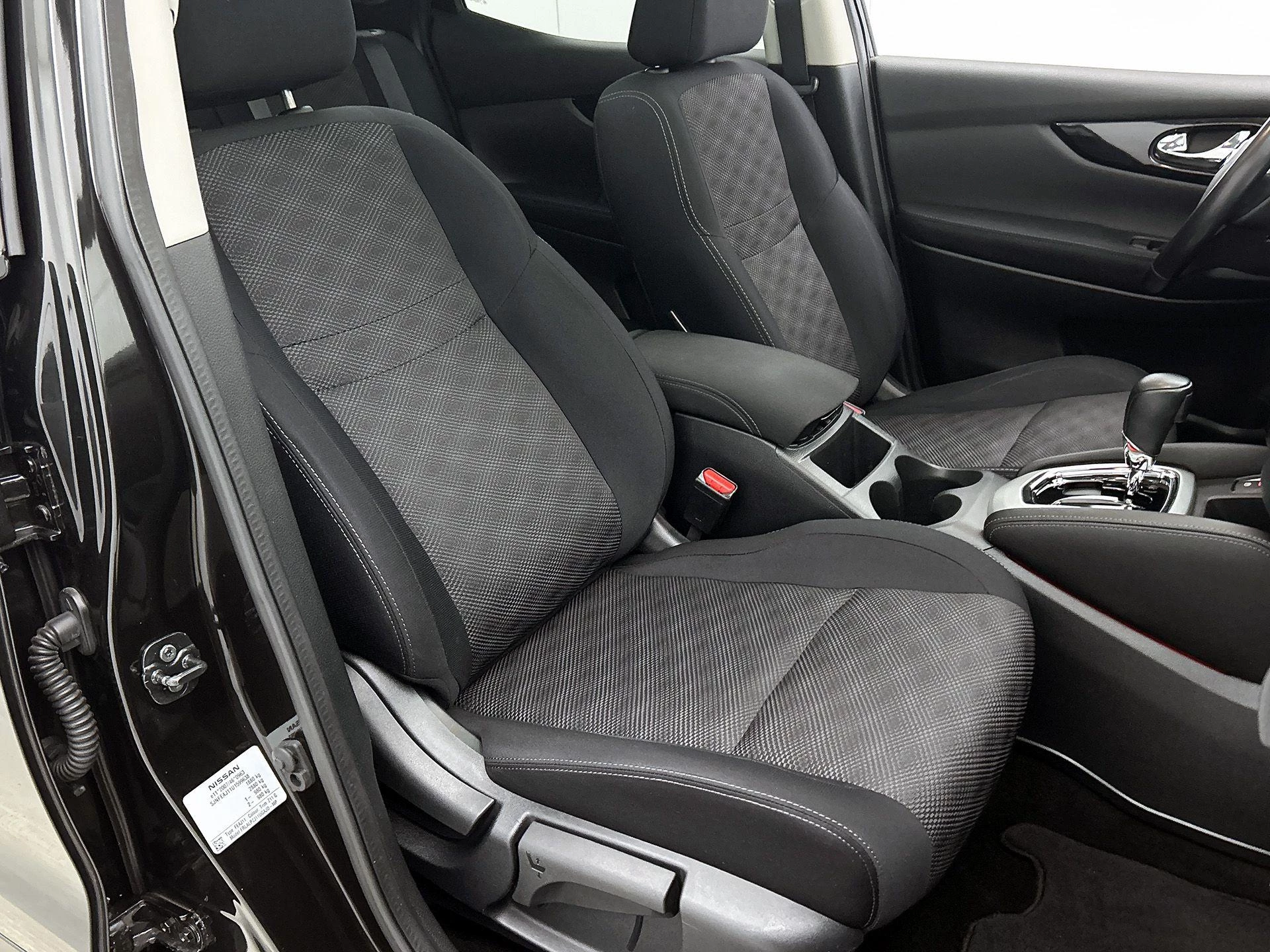 Nissan-QASHQAI-image-37