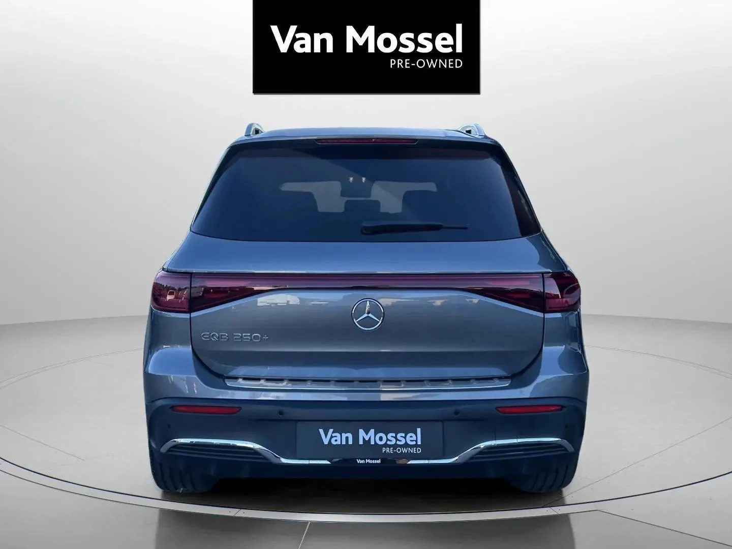 Mercedes-Benz-EQB-image-5