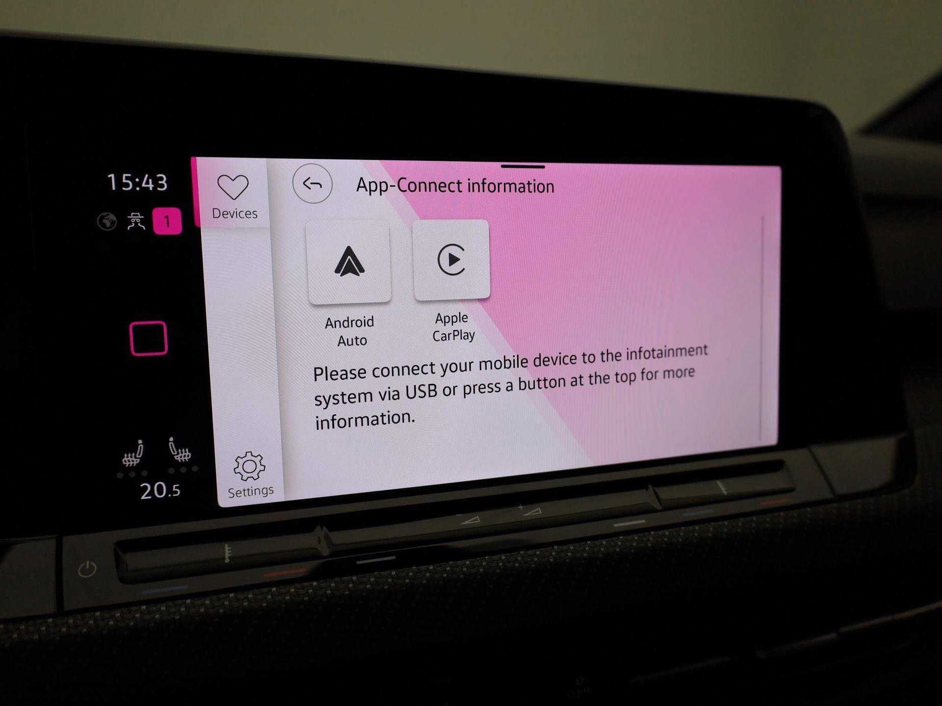 Volkswagen-Golf-image-24