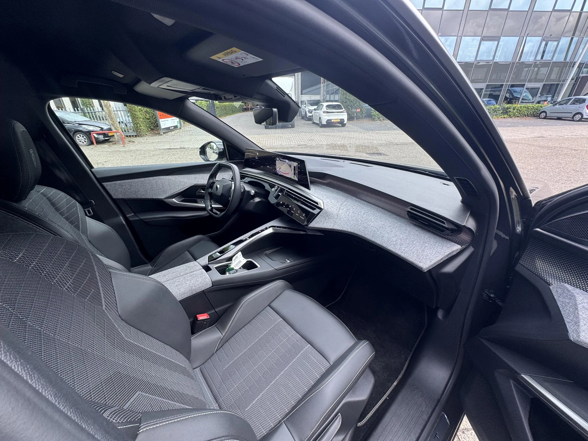 Peugeot-5008-image-14