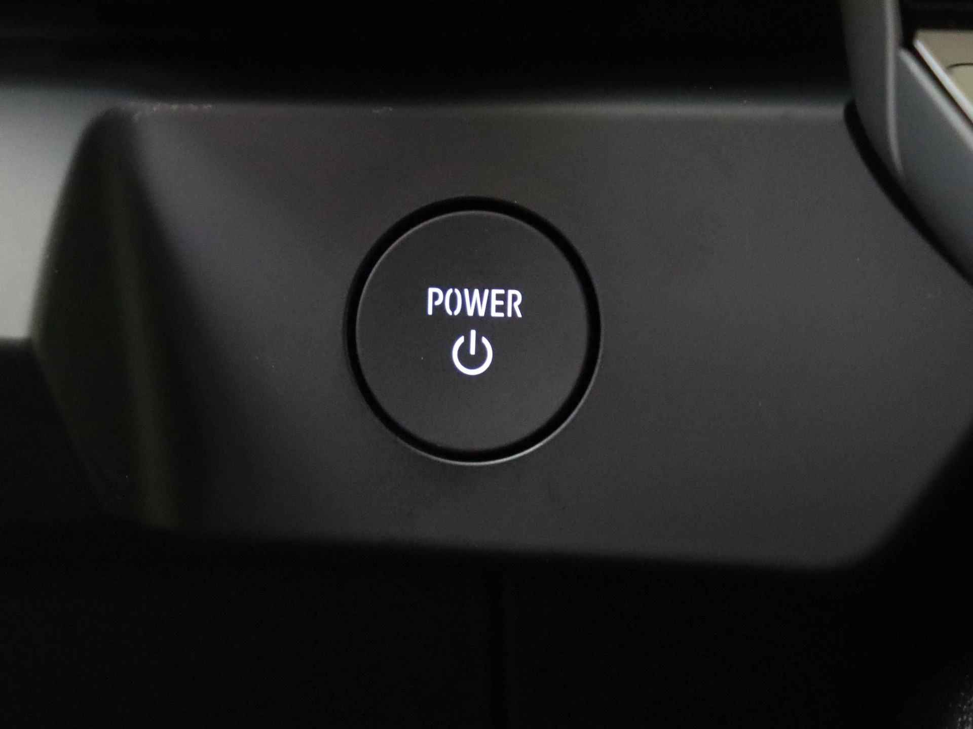Renault-Megane E-Tech-image-18