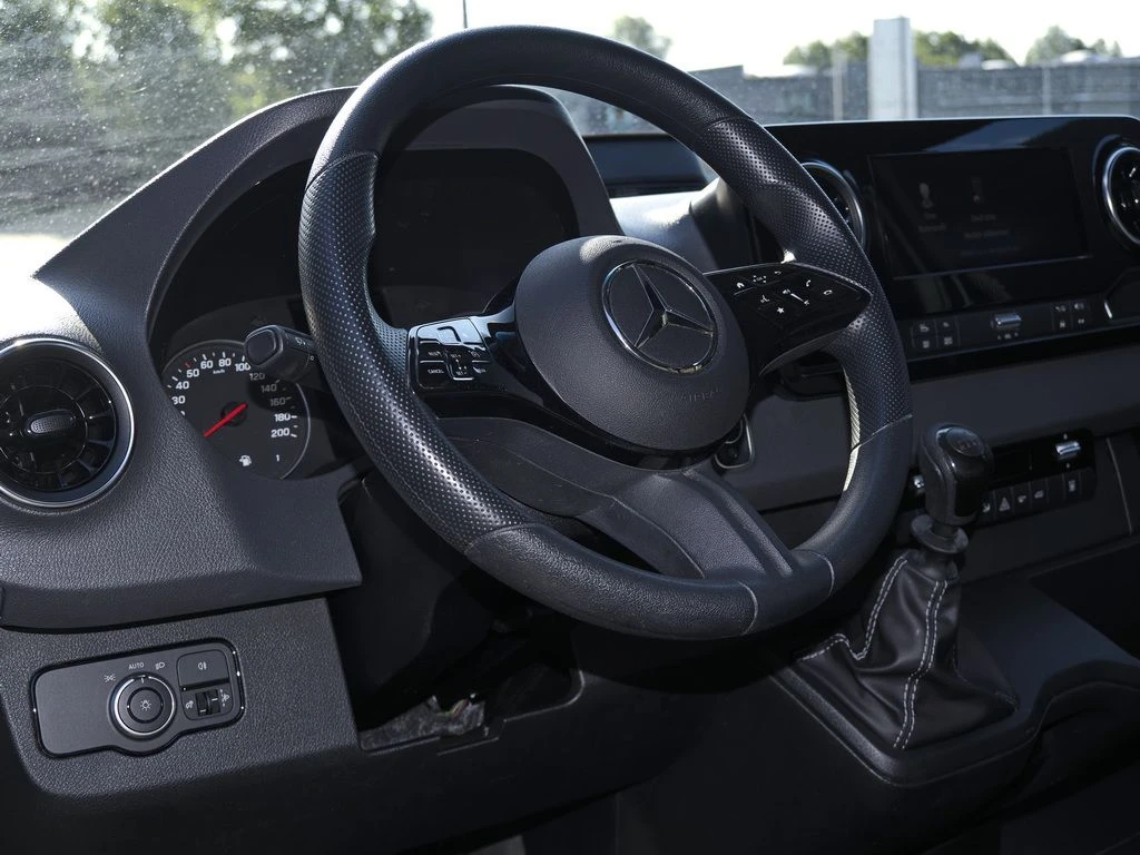 Mercedes-Benz-Sprinter 317-image-8