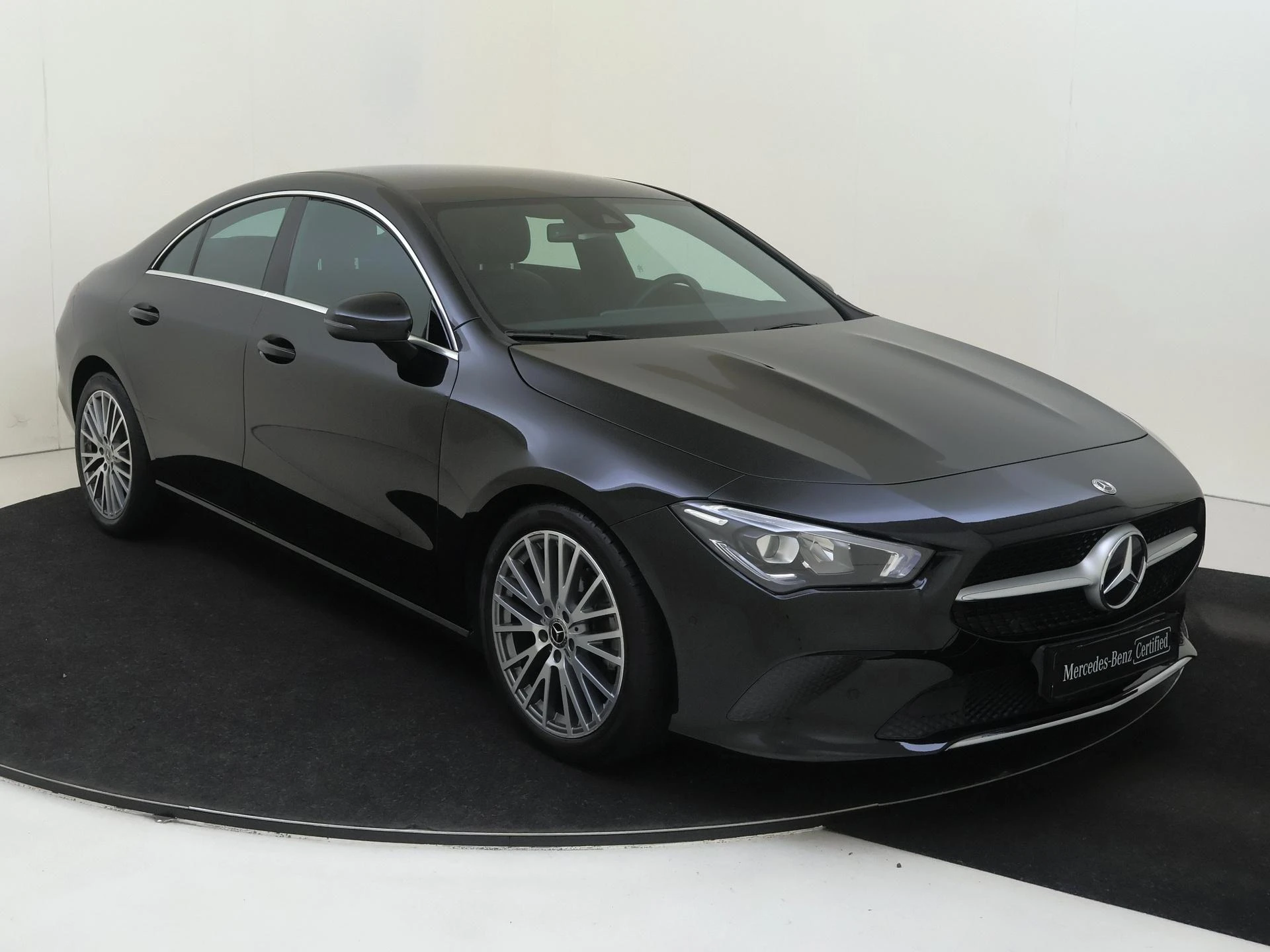 Mercedes-Benz-CLA-image-4