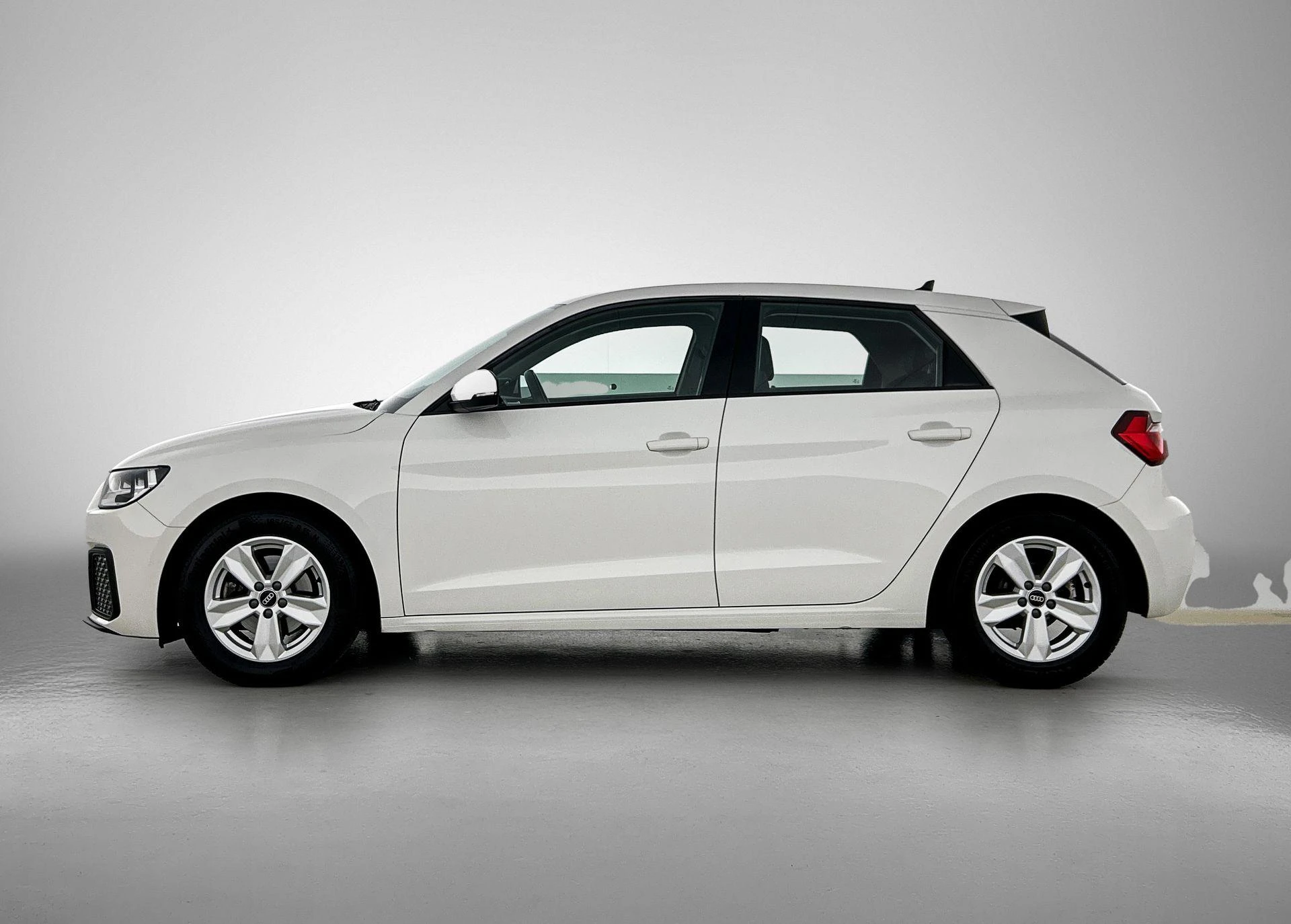 Audi-A1 Sportback-image-1