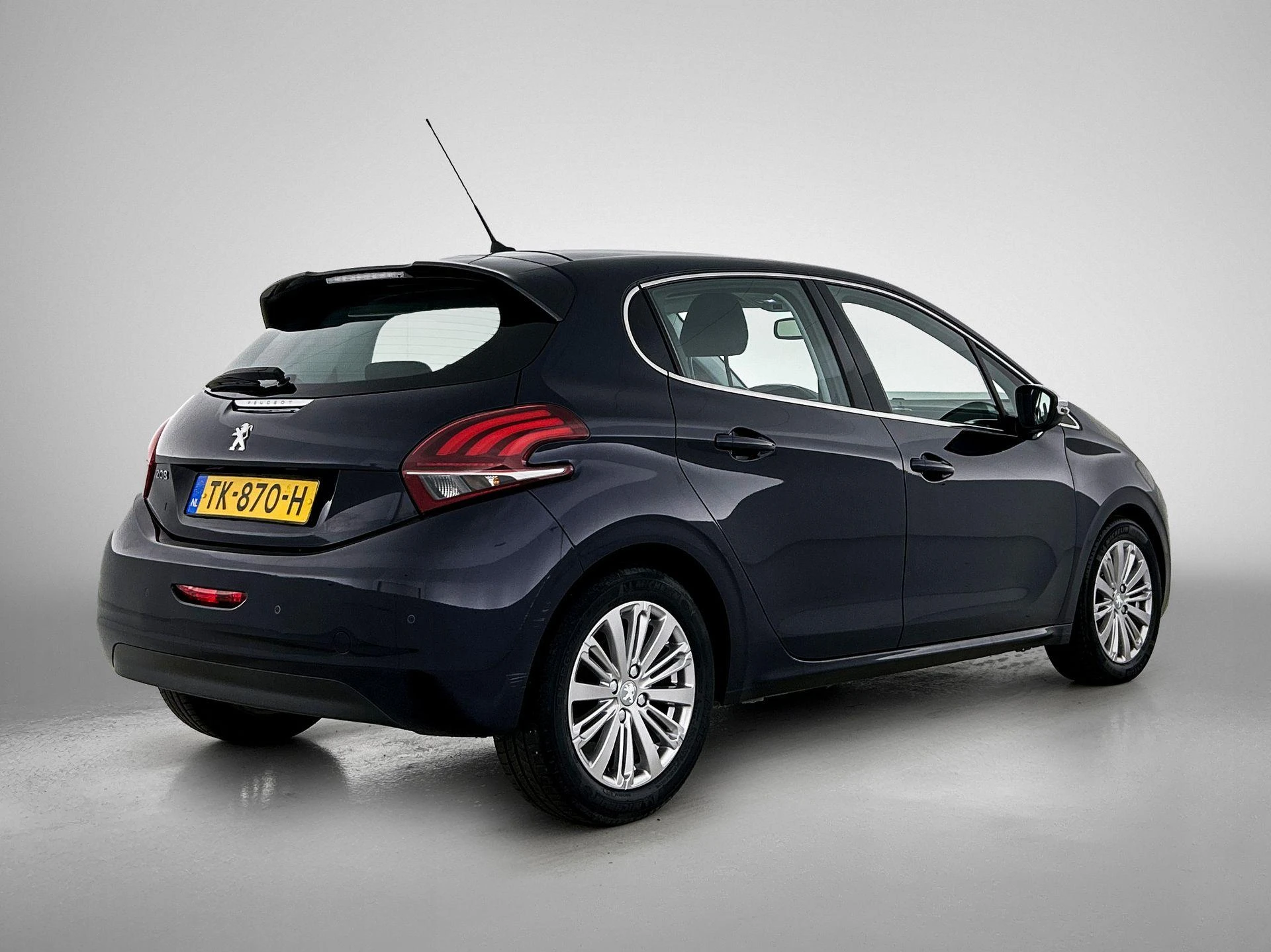Peugeot 208 1.2 PureTech Blue Lease Executive