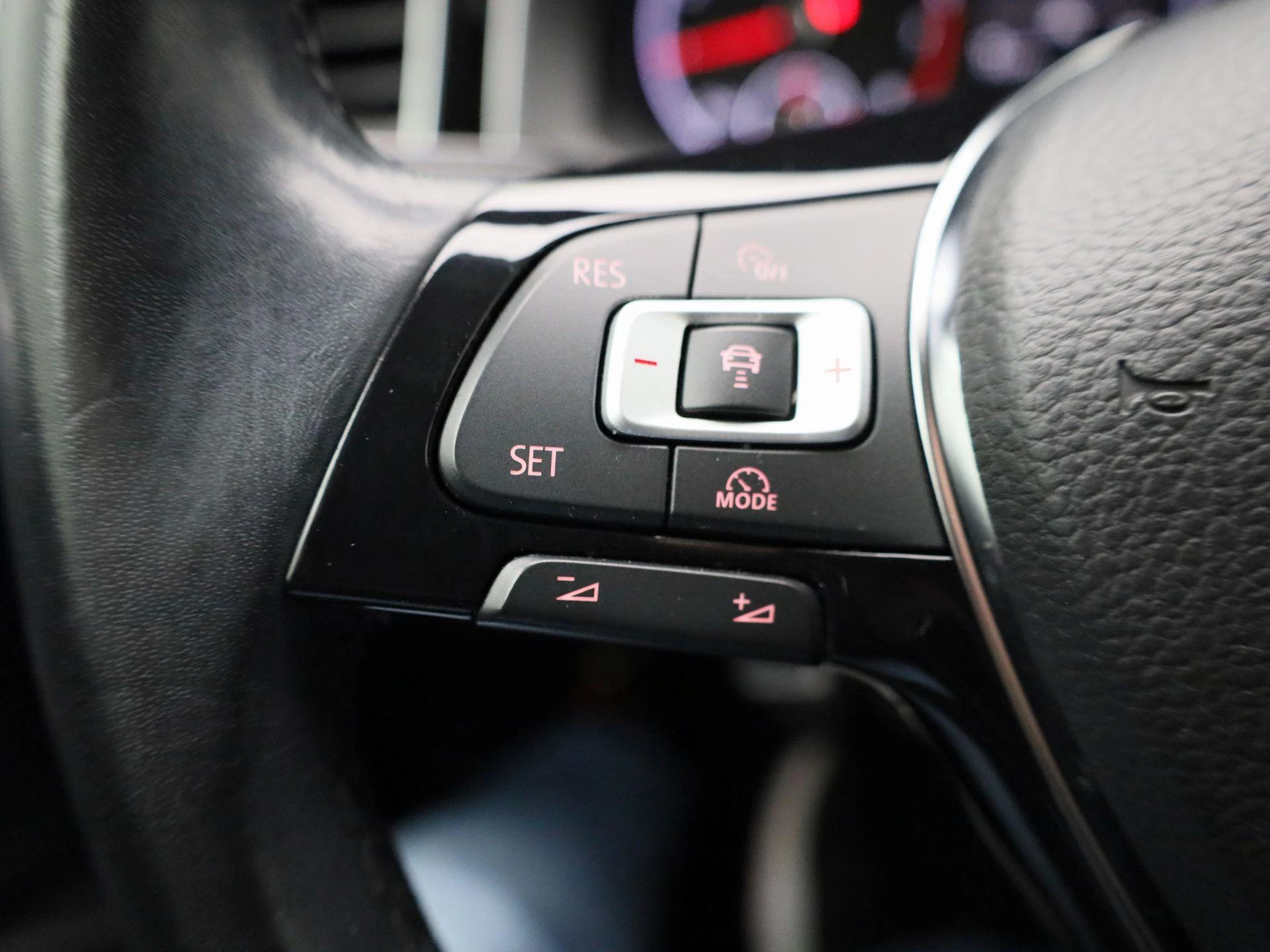 Volkswagen-Polo-image-17
