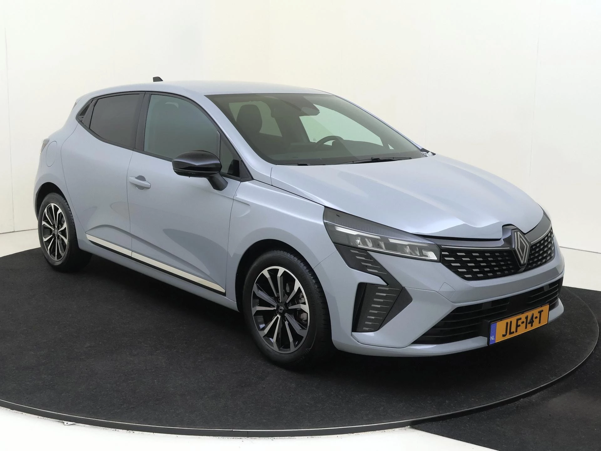 Renault-Clio-image-2