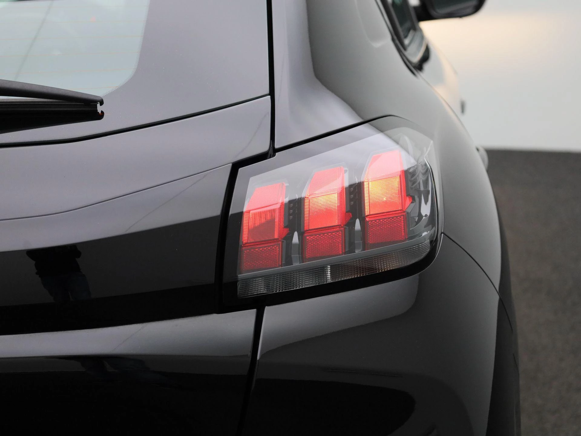 Peugeot-208-image-32