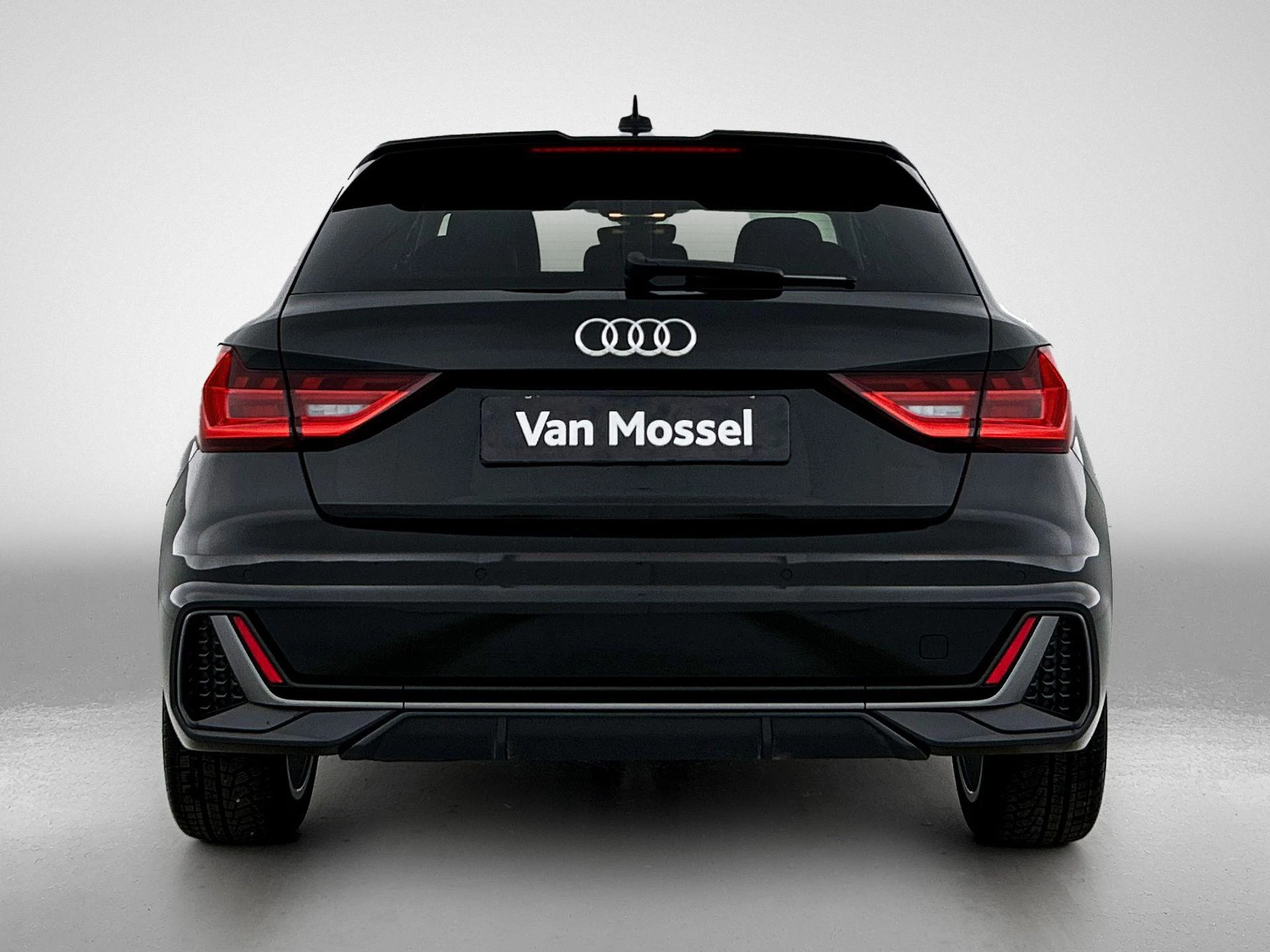 Audi-A1 Sportback-image-3