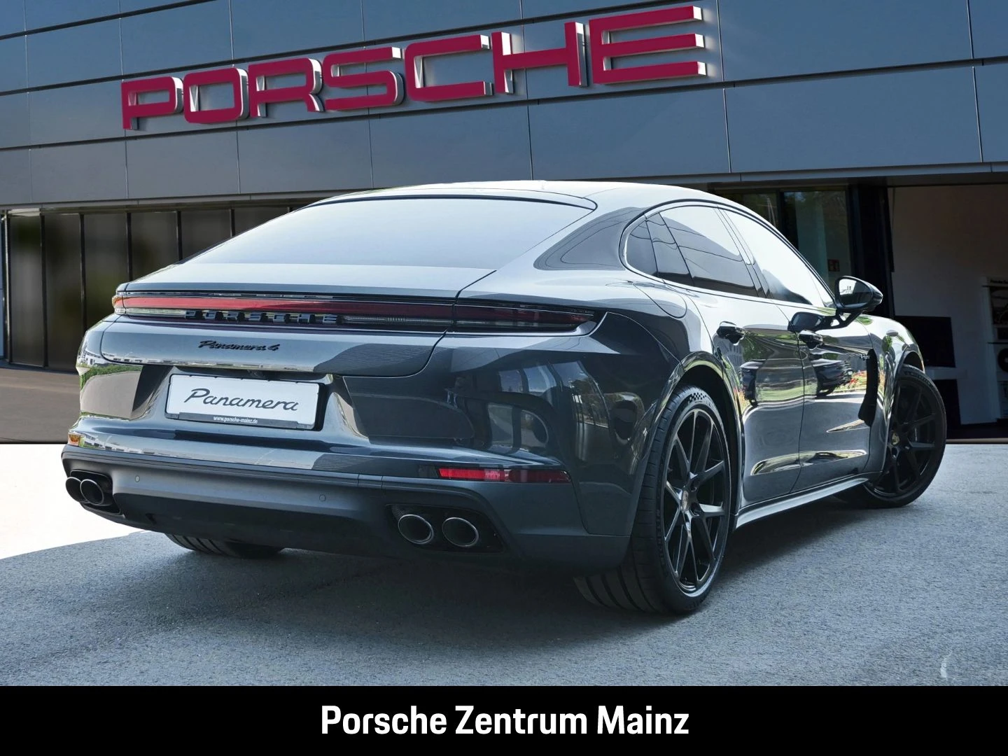 Porsche-Panamera-image-2