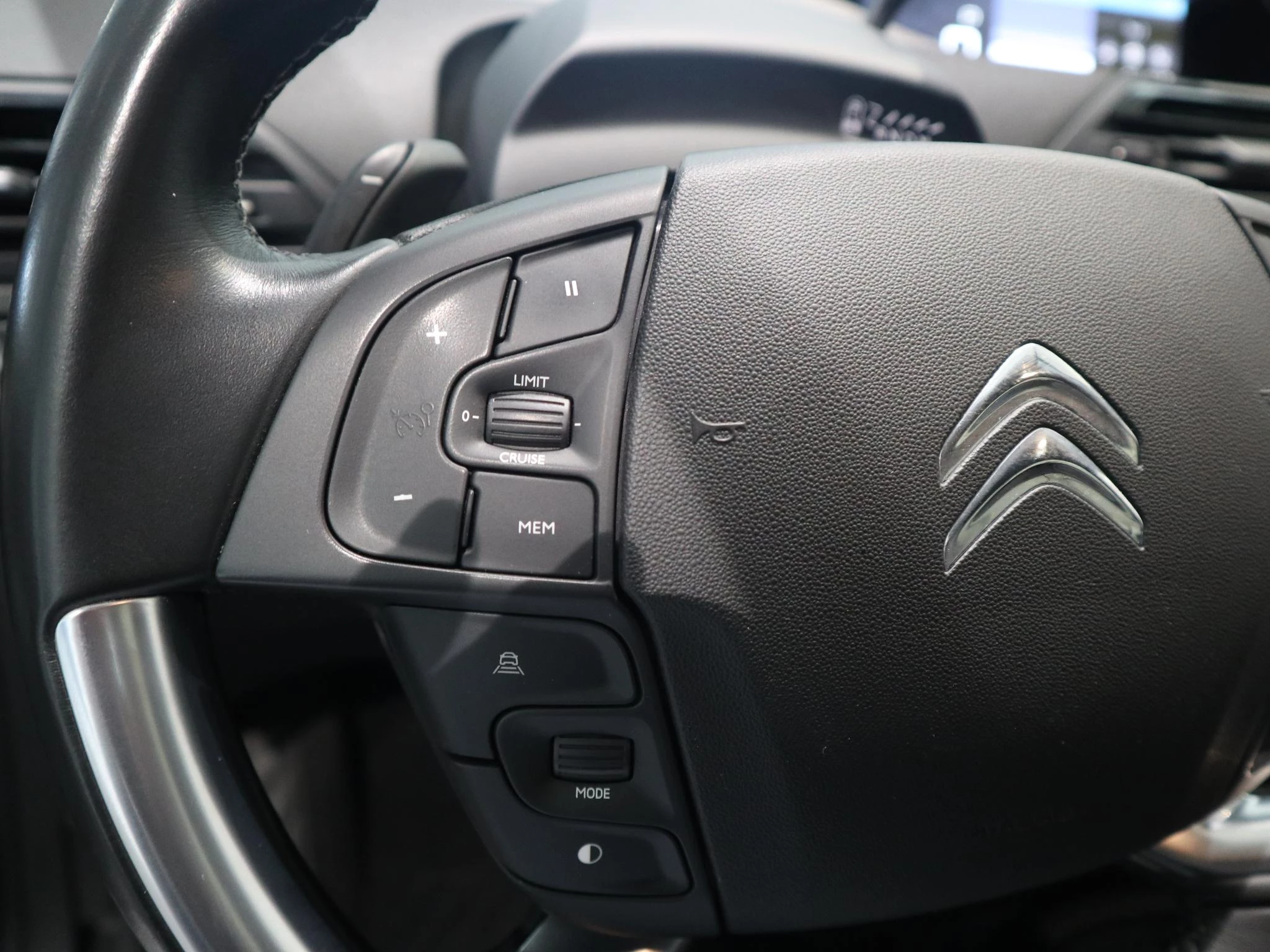 Citroën-Grand C4 Spacetourer-image-12