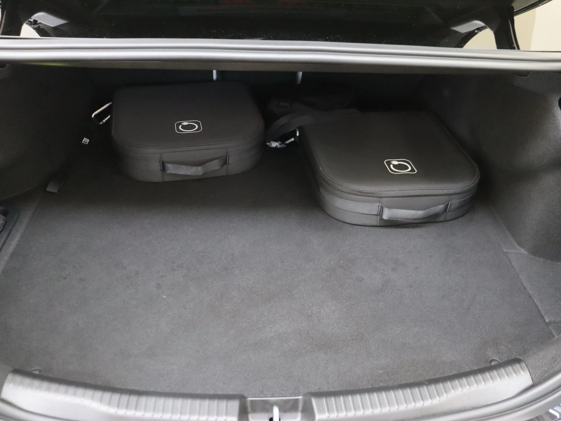 Mercedes-Benz-C-Klasse-image-30