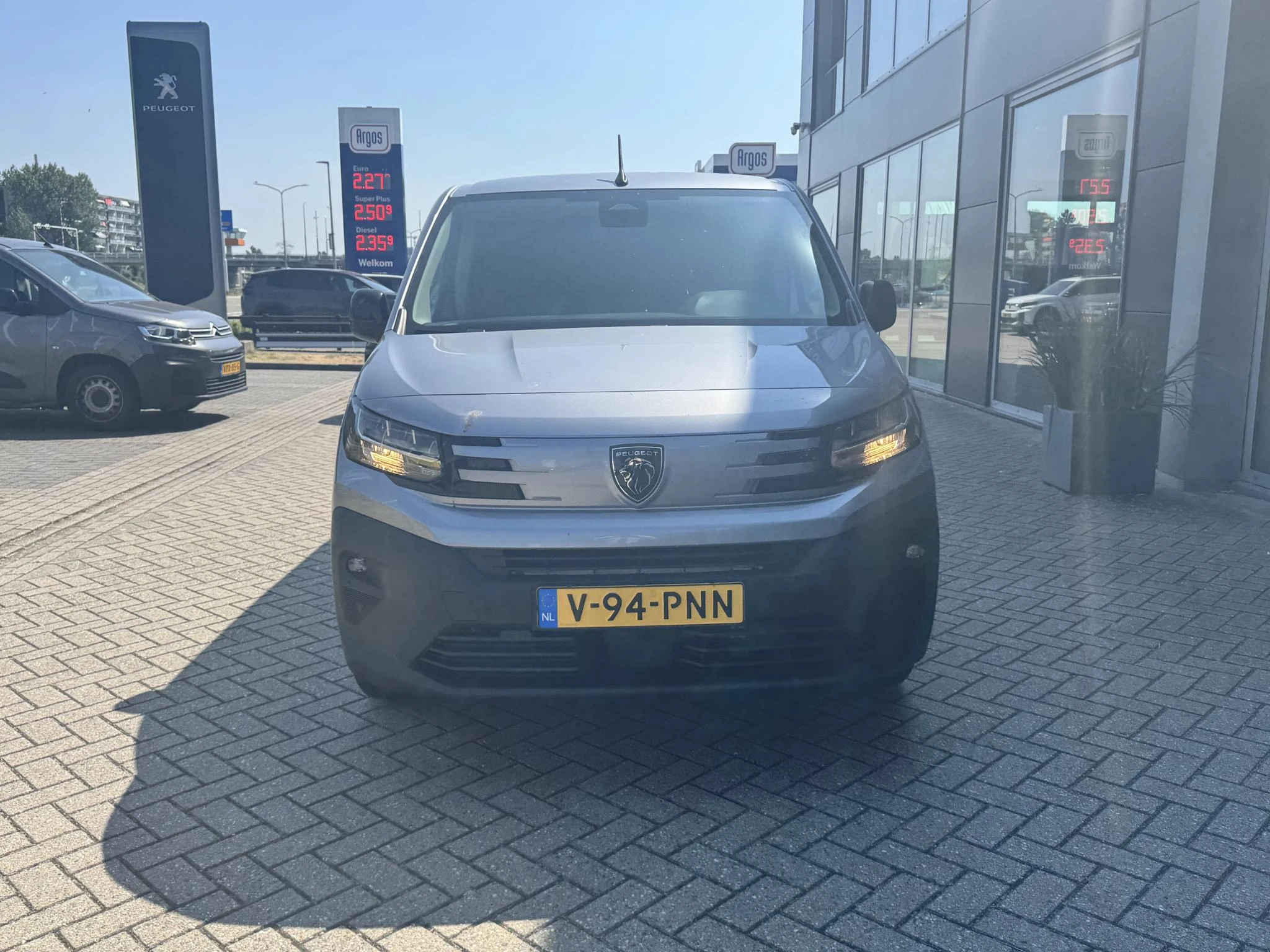 Peugeot-e-Partner-image-1
