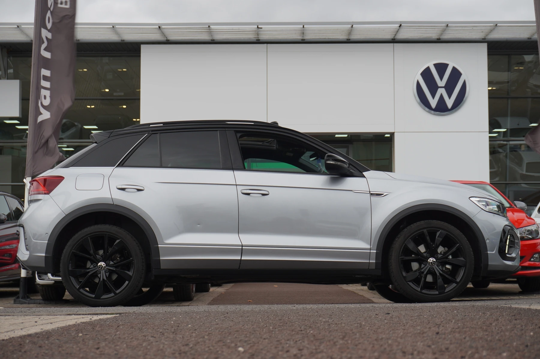 Volkswagen-T-Roc-image-3