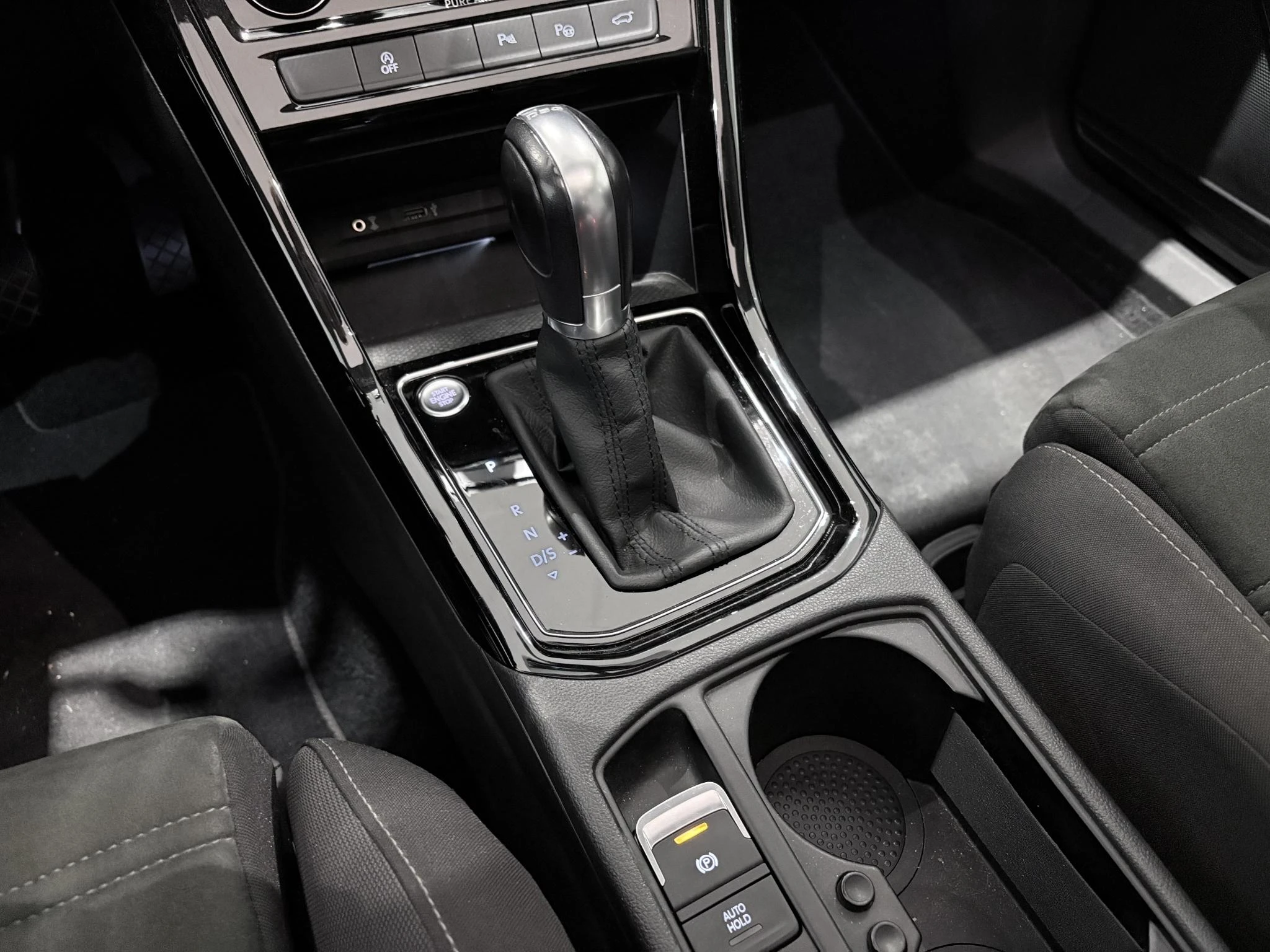 Volkswagen-Touran-image-36