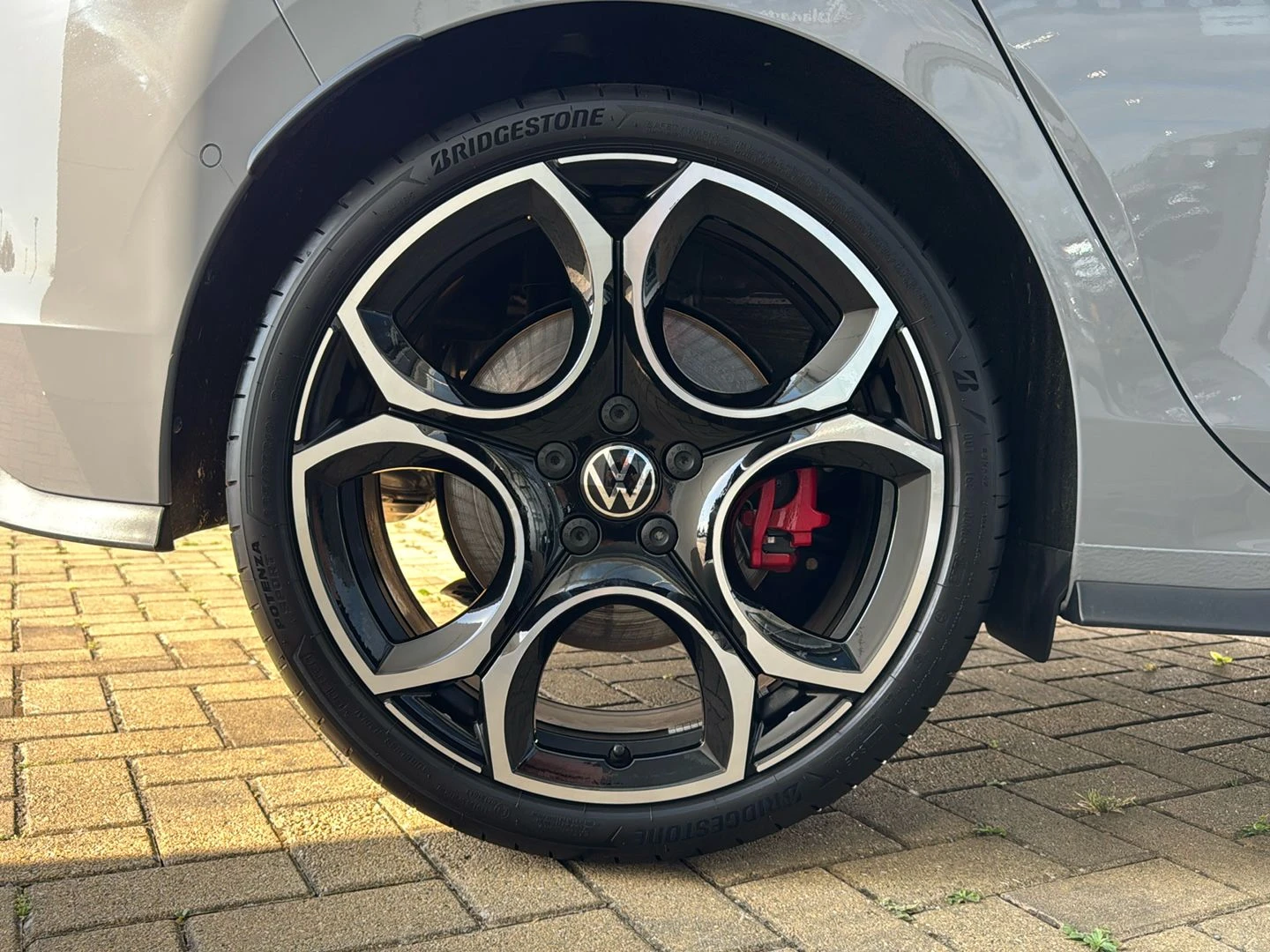Volkswagen-Golf-image-7