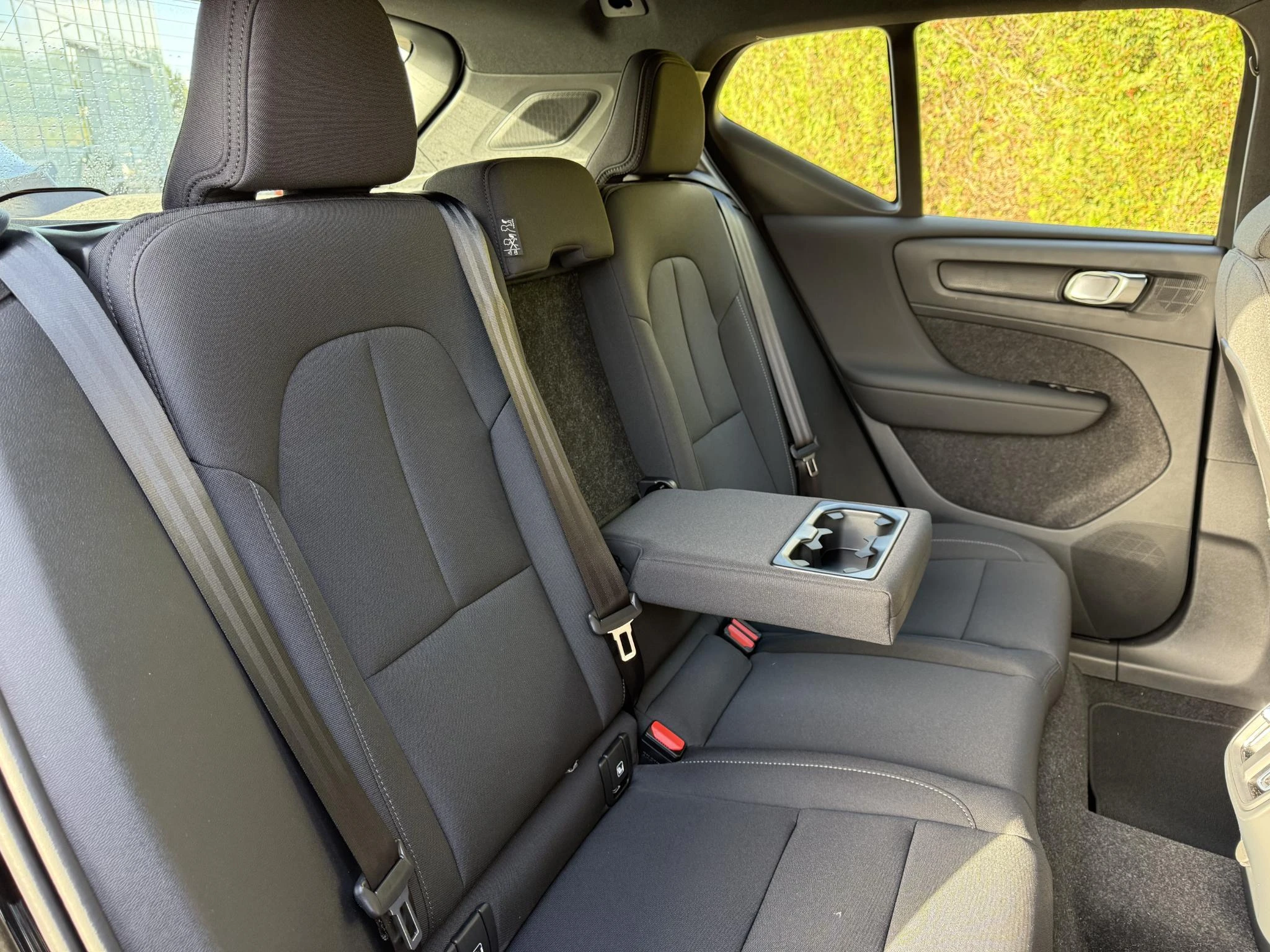 Volvo-EX40-image-10