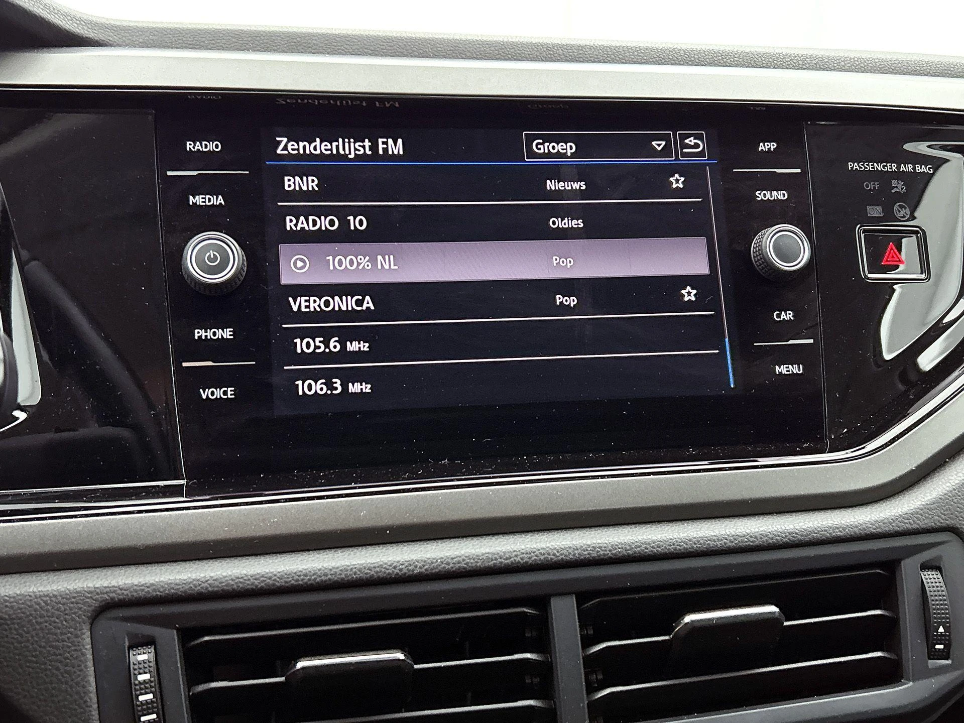 Volkswagen-Polo-image-23
