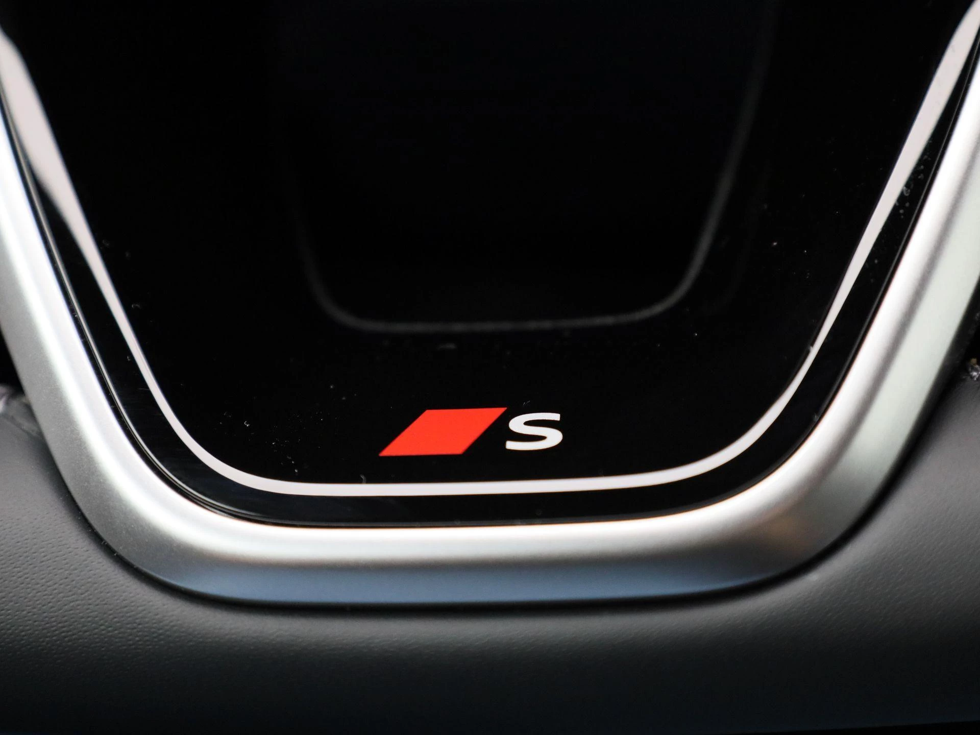 Audi Q5 2.0 TFSI e-hybrid quattro S edition Competition
