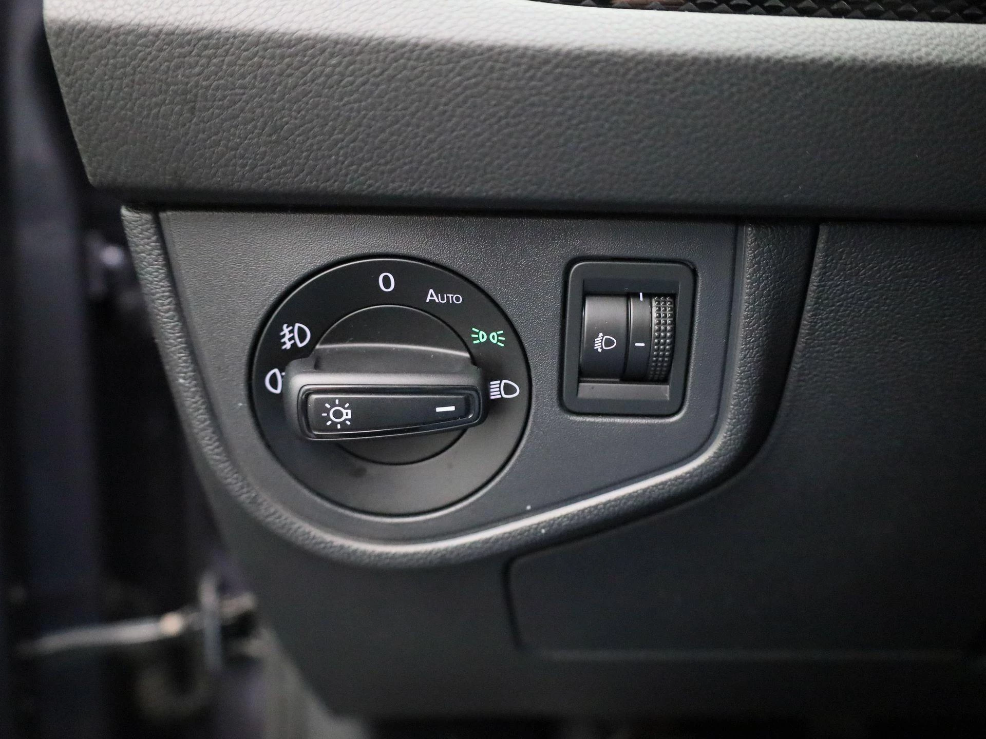 Volkswagen-Polo-image-21