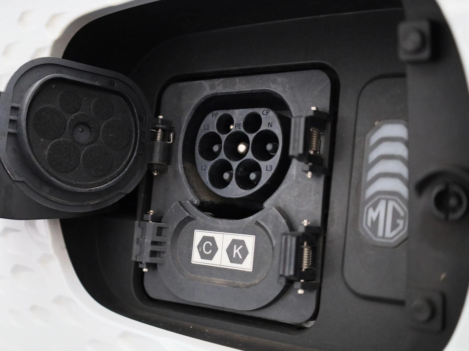 MG-ZS EV-image-32