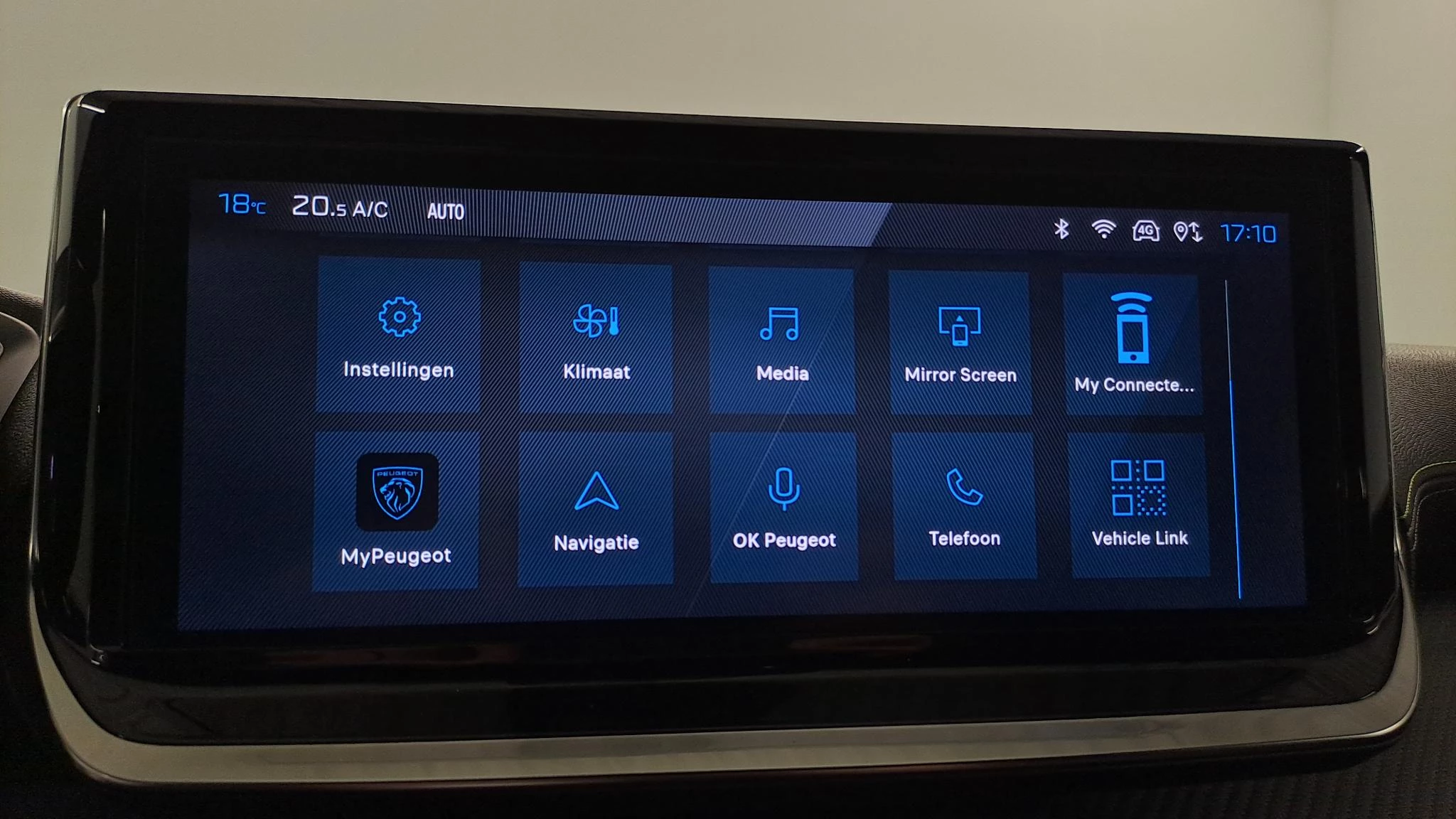 Peugeot-208-image-18