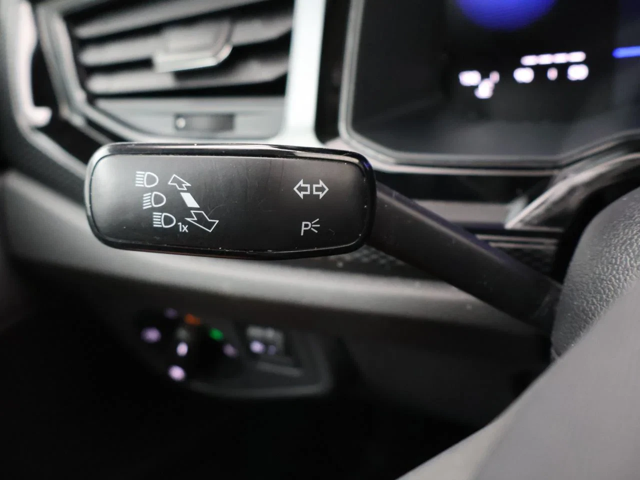 Volkswagen-Polo-image-20