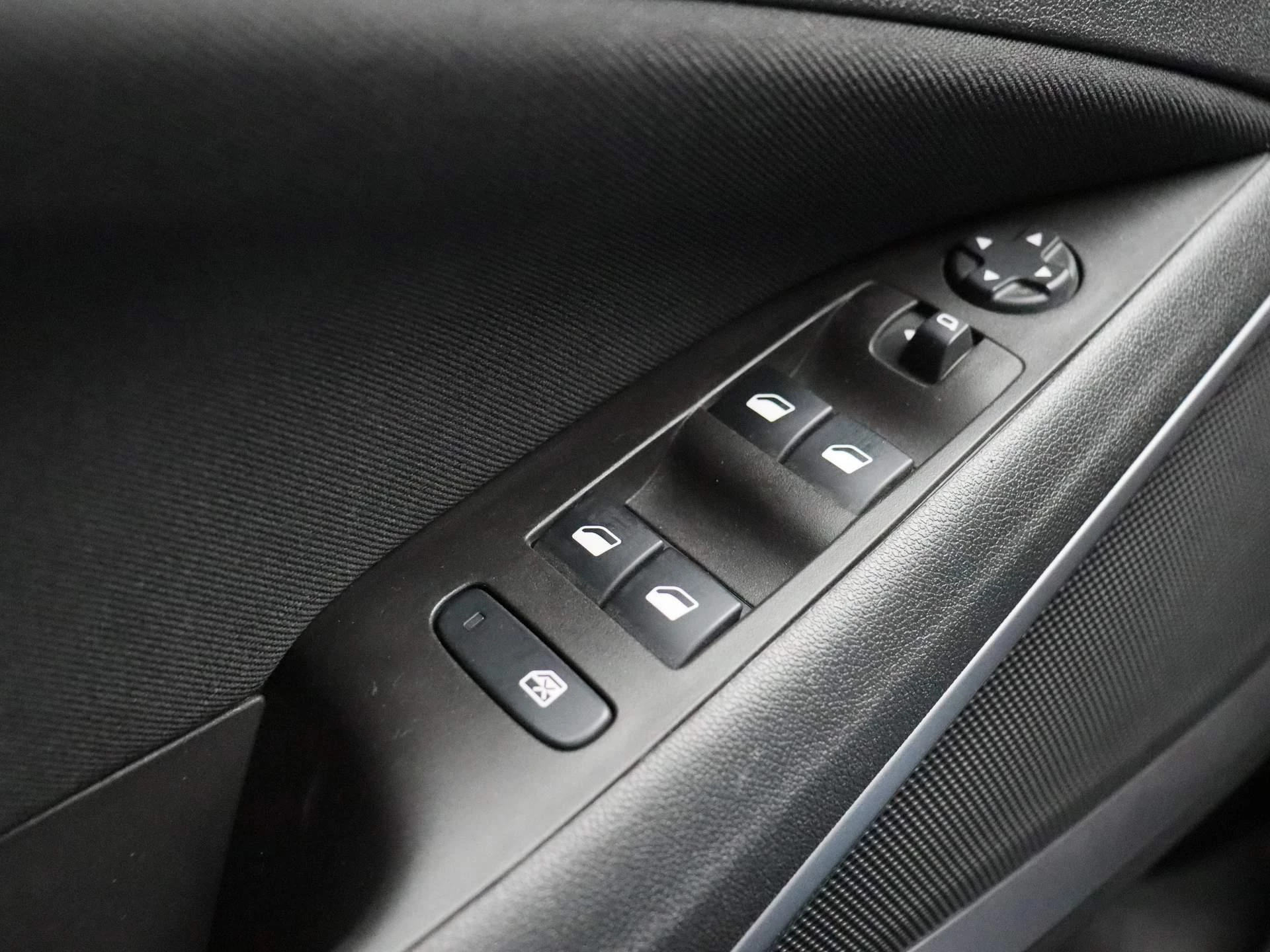 Opel-Crossland X-image-12