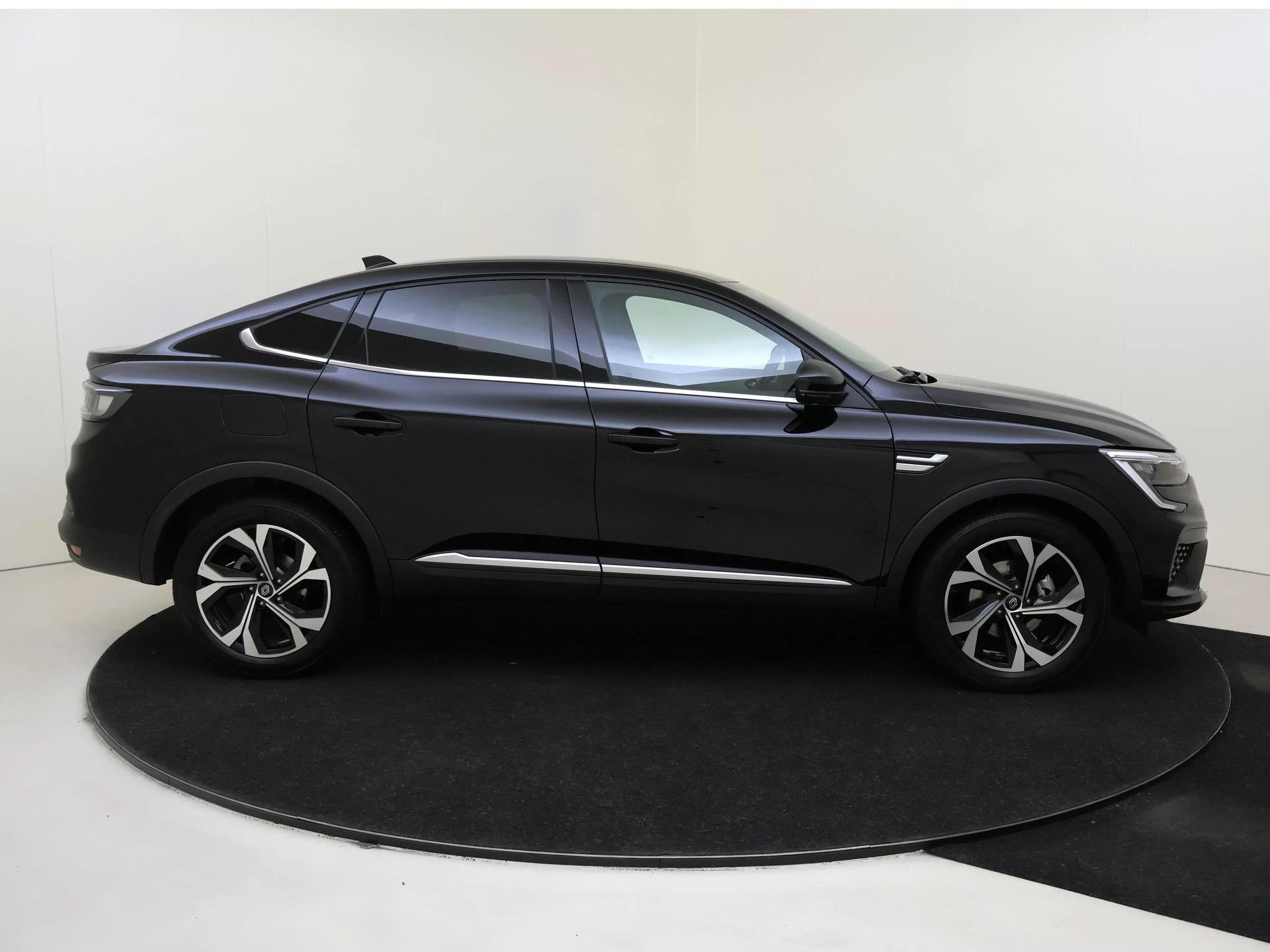 Renault-Arkana-image-8