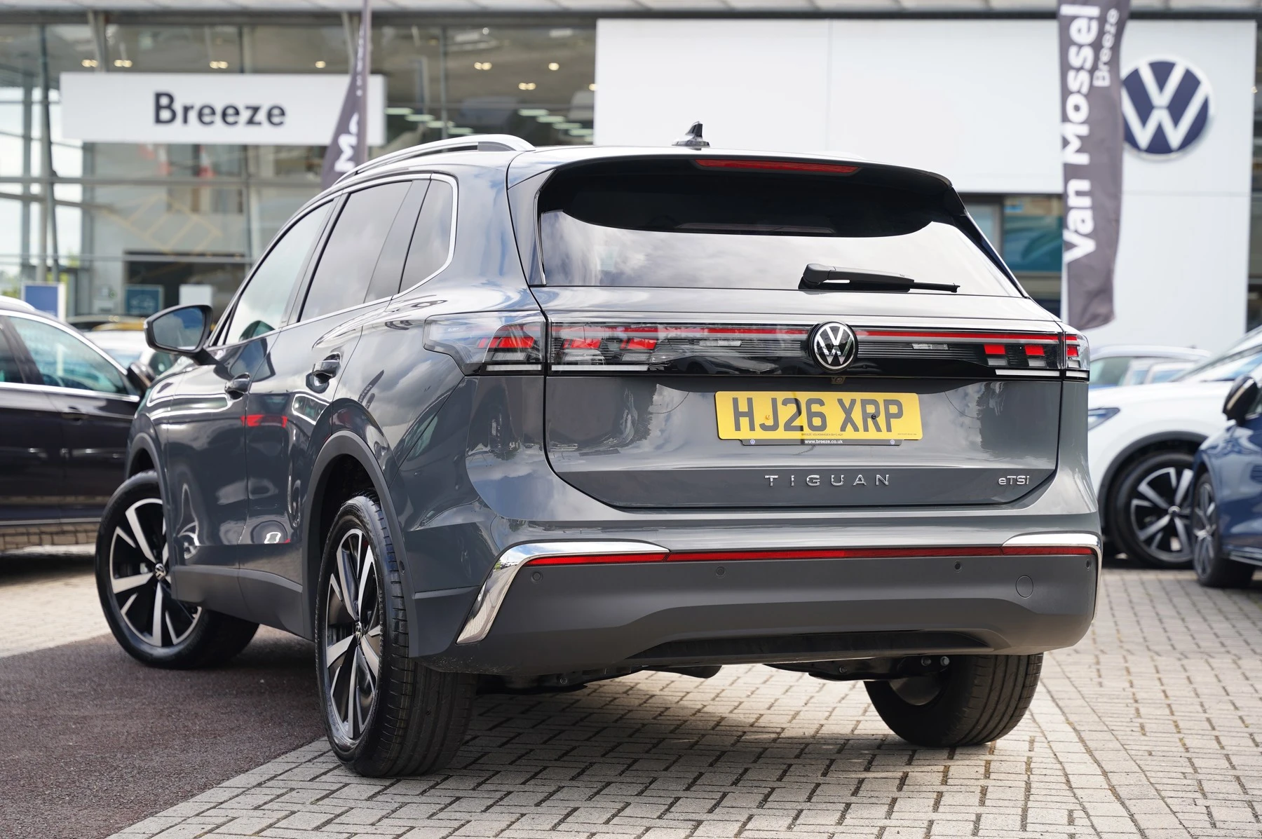 Volkswagen-Tiguan-image-2