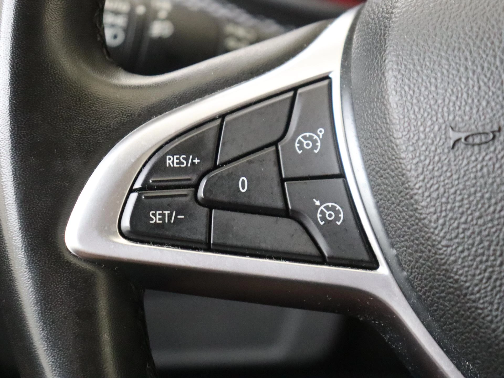 Dacia-Sandero Stepway-image-12