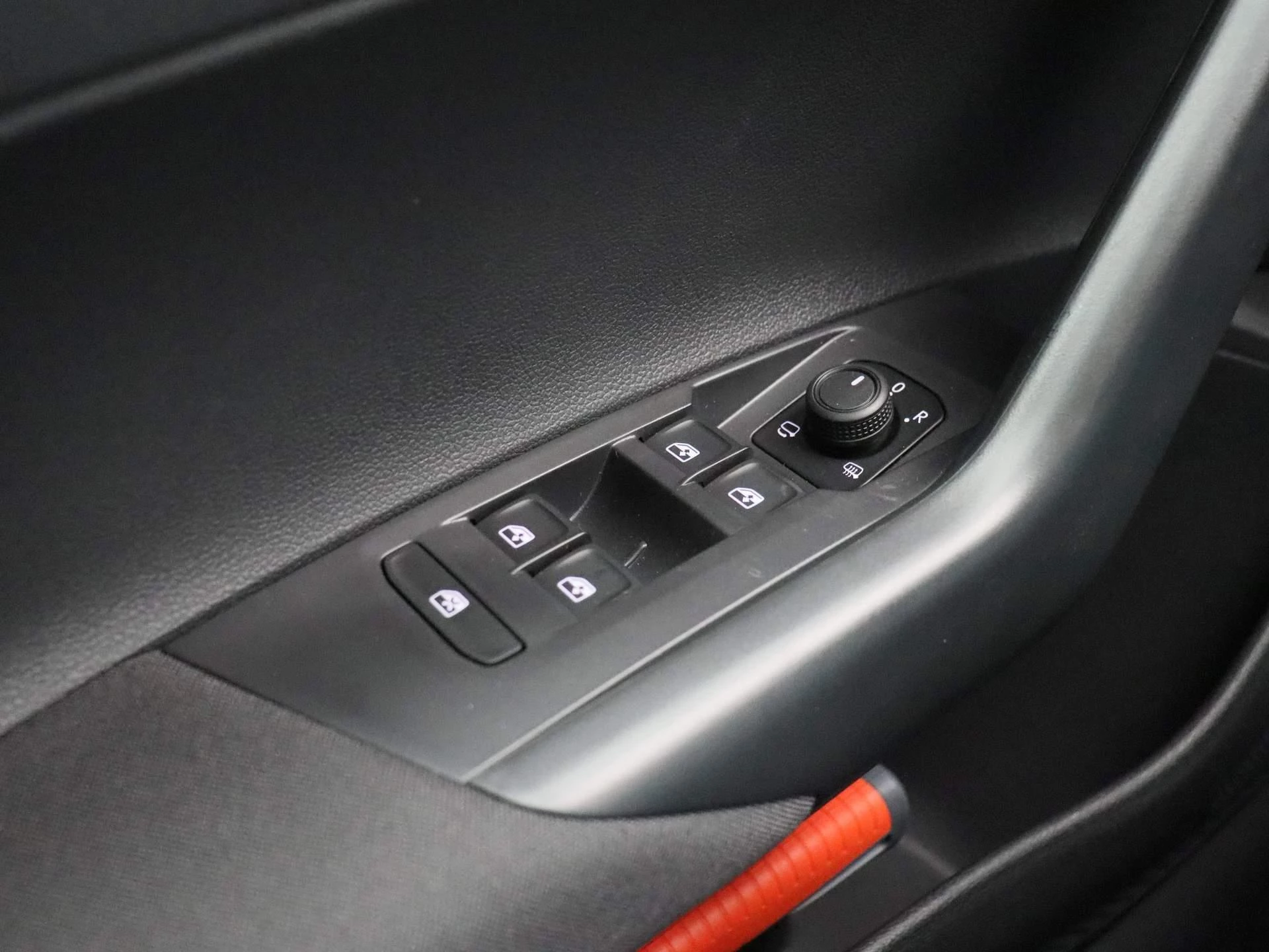 Volkswagen-Polo-image-25