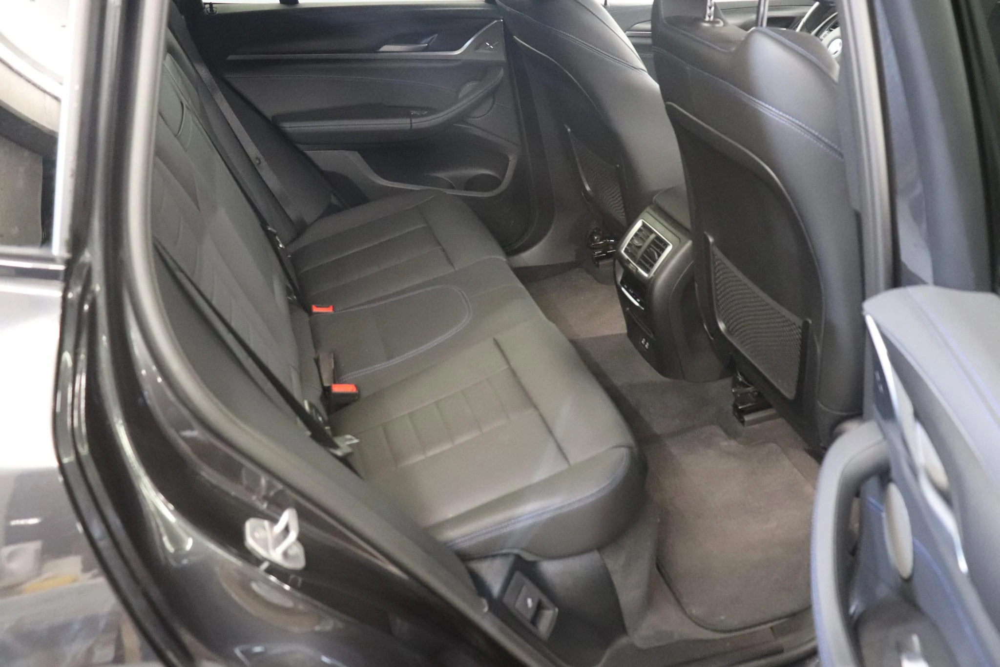 BMW-iX3-image-10