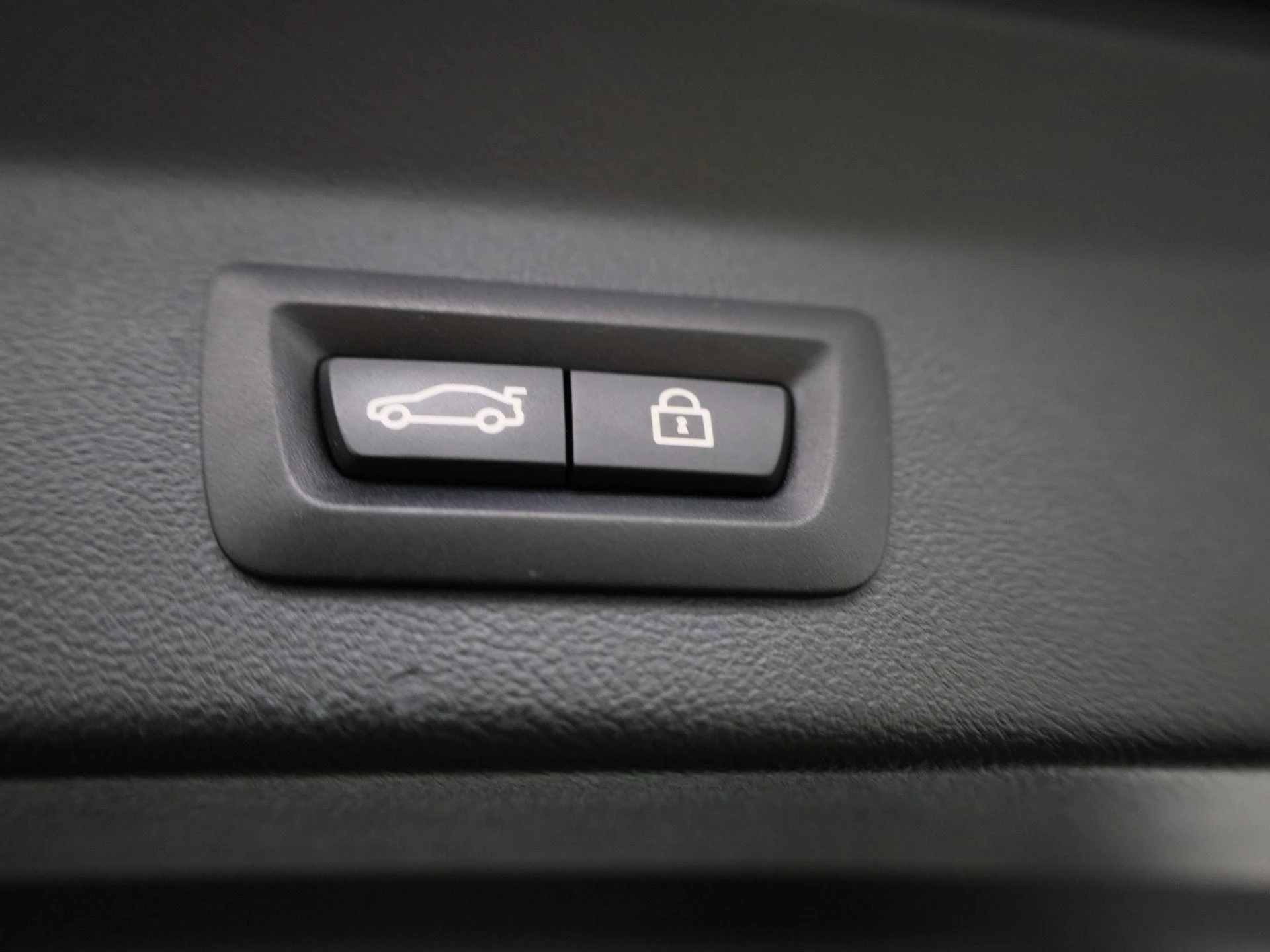 BMW-iX3-image-11