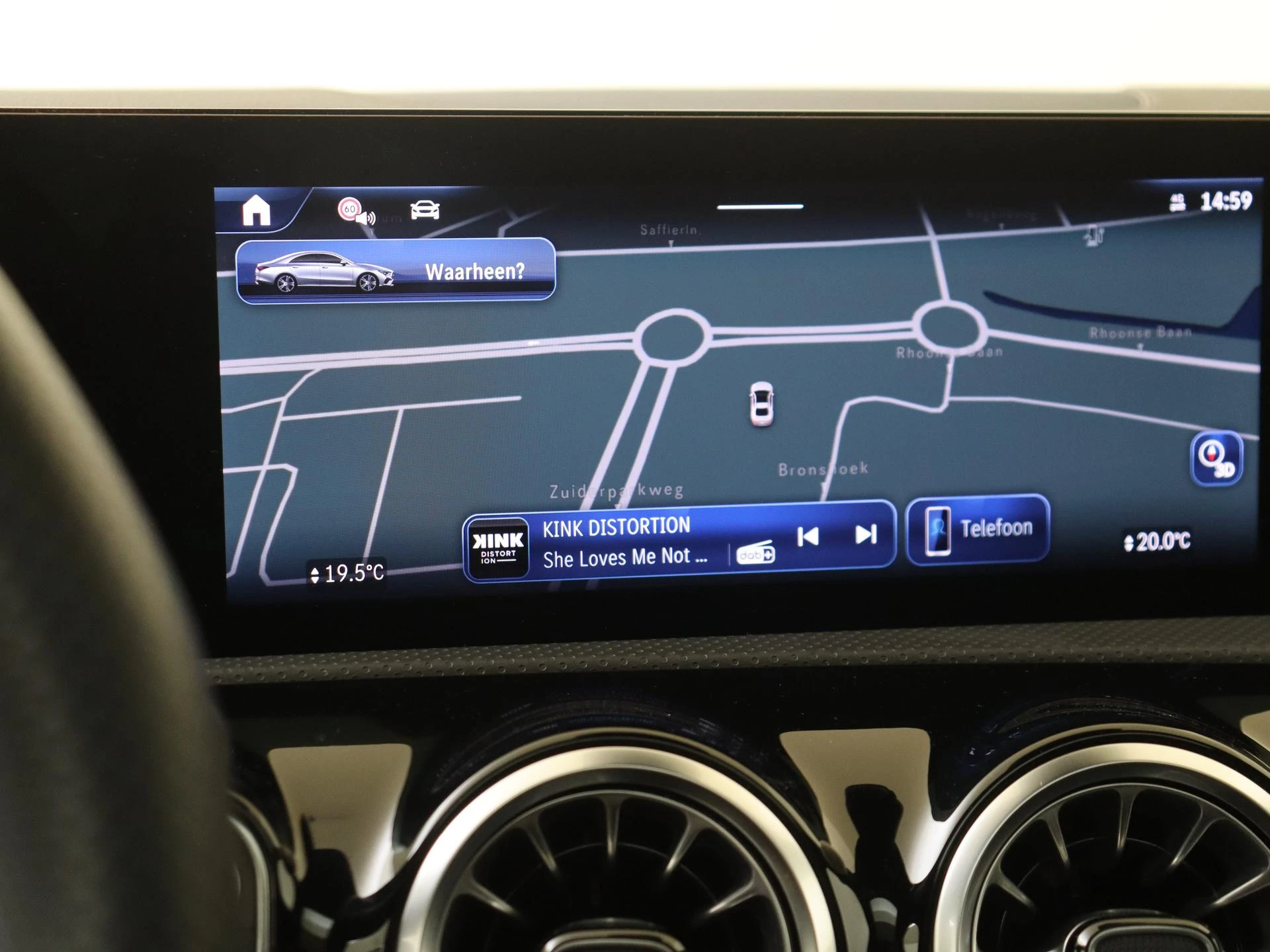 Mercedes-Benz-CLA-image-16